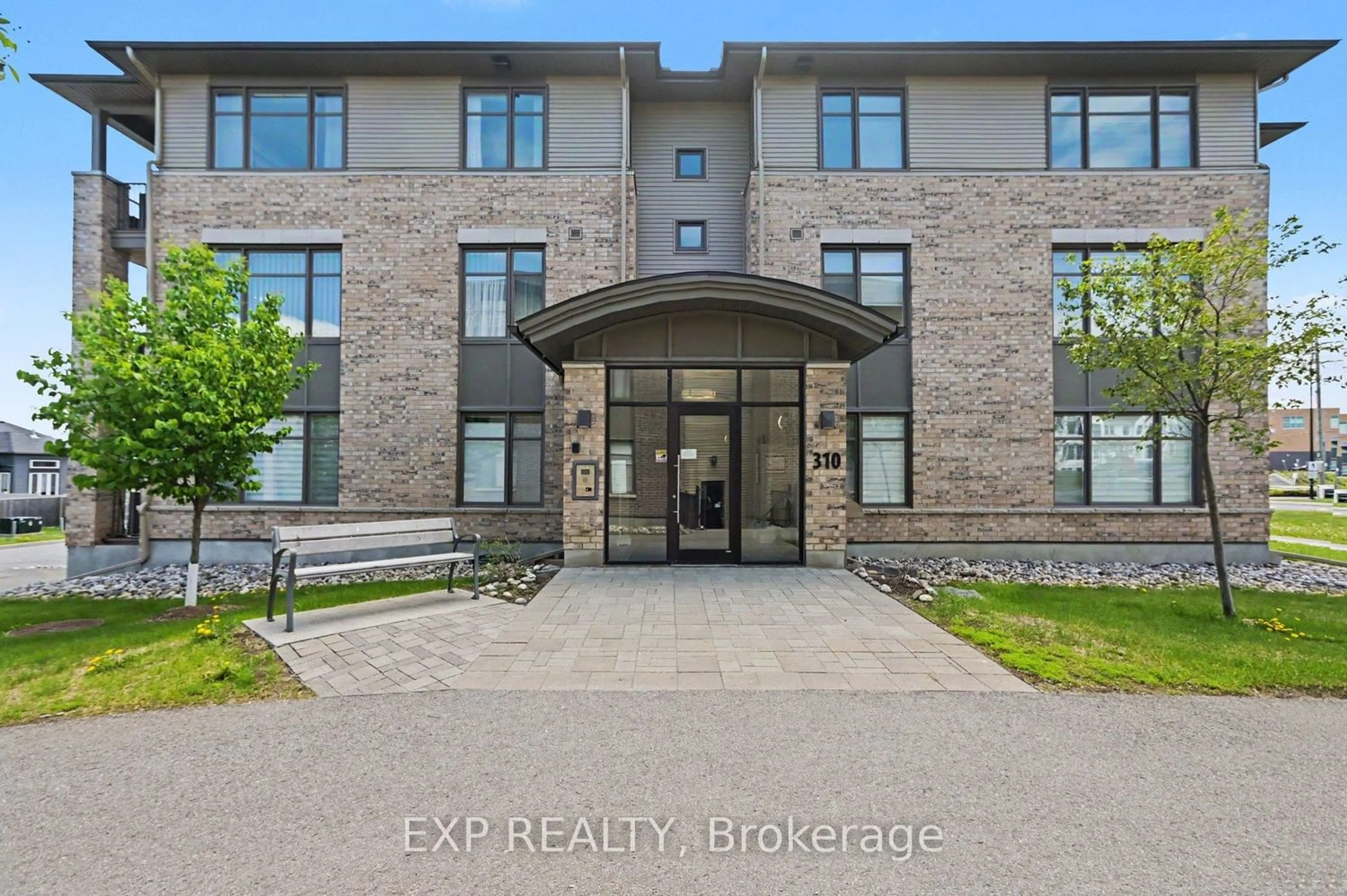 Indoor entryway for 310 Jatoba Private #301, Ottawa Ontario K2V 0E7