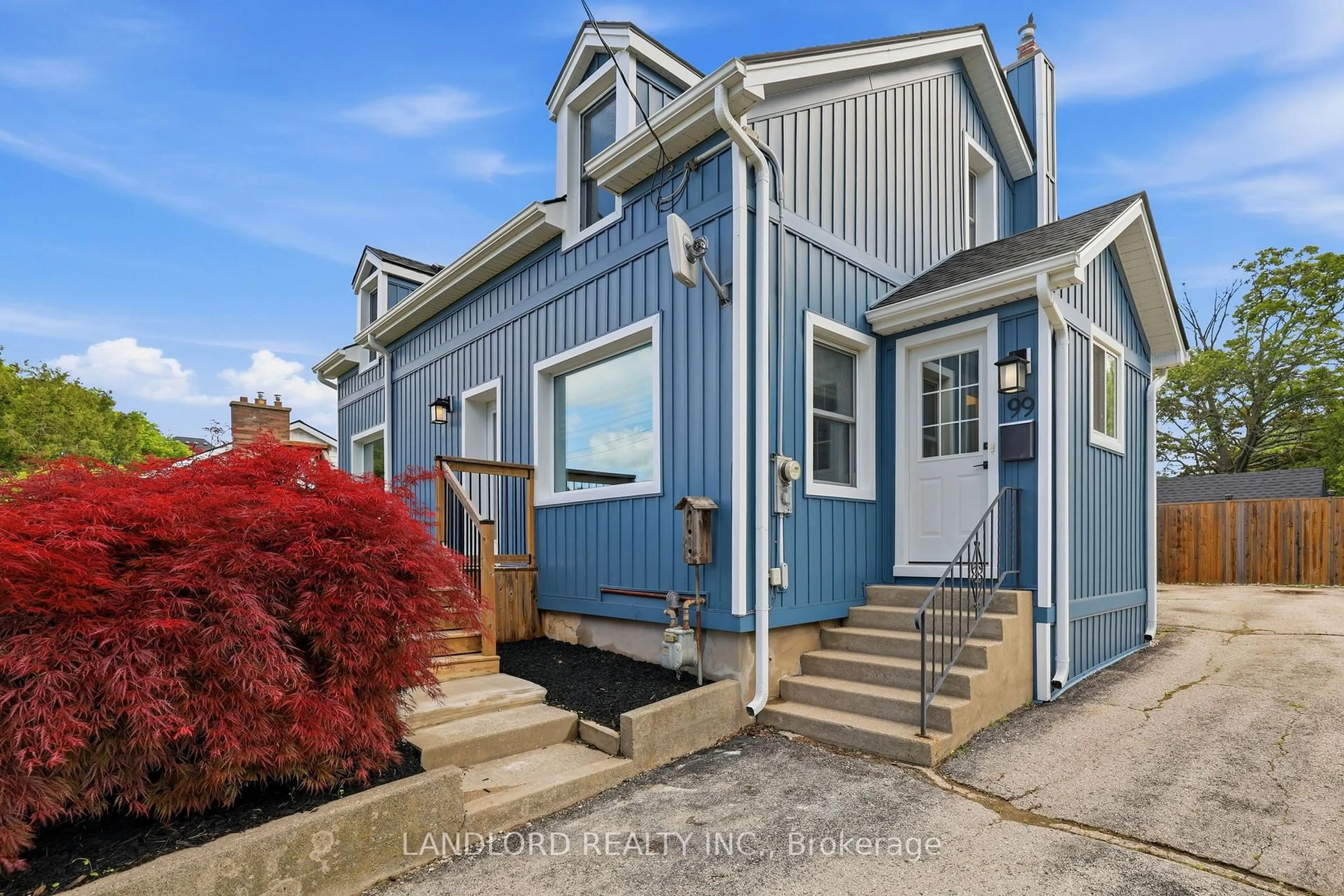 Home with vinyl exterior material, street for 99 Fairview Ave, St. Thomas Ontario N5R 4X7
