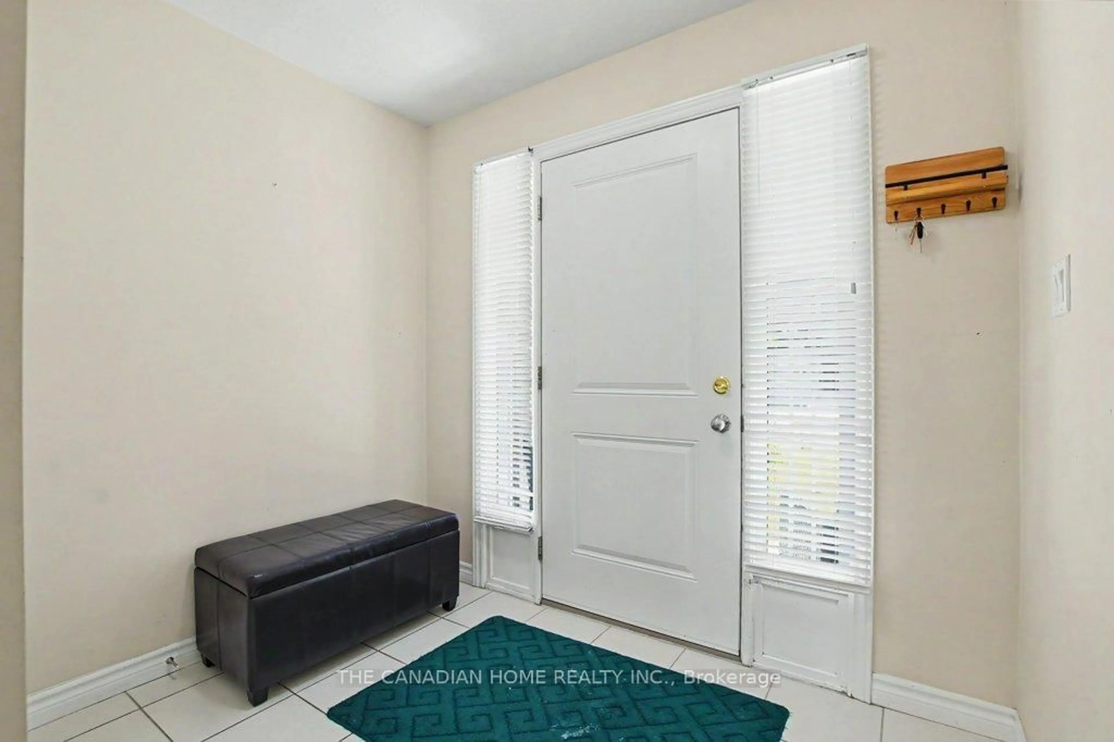 Indoor entryway for 46 Jeffrey Dr, Guelph Ontario N1E 0M4