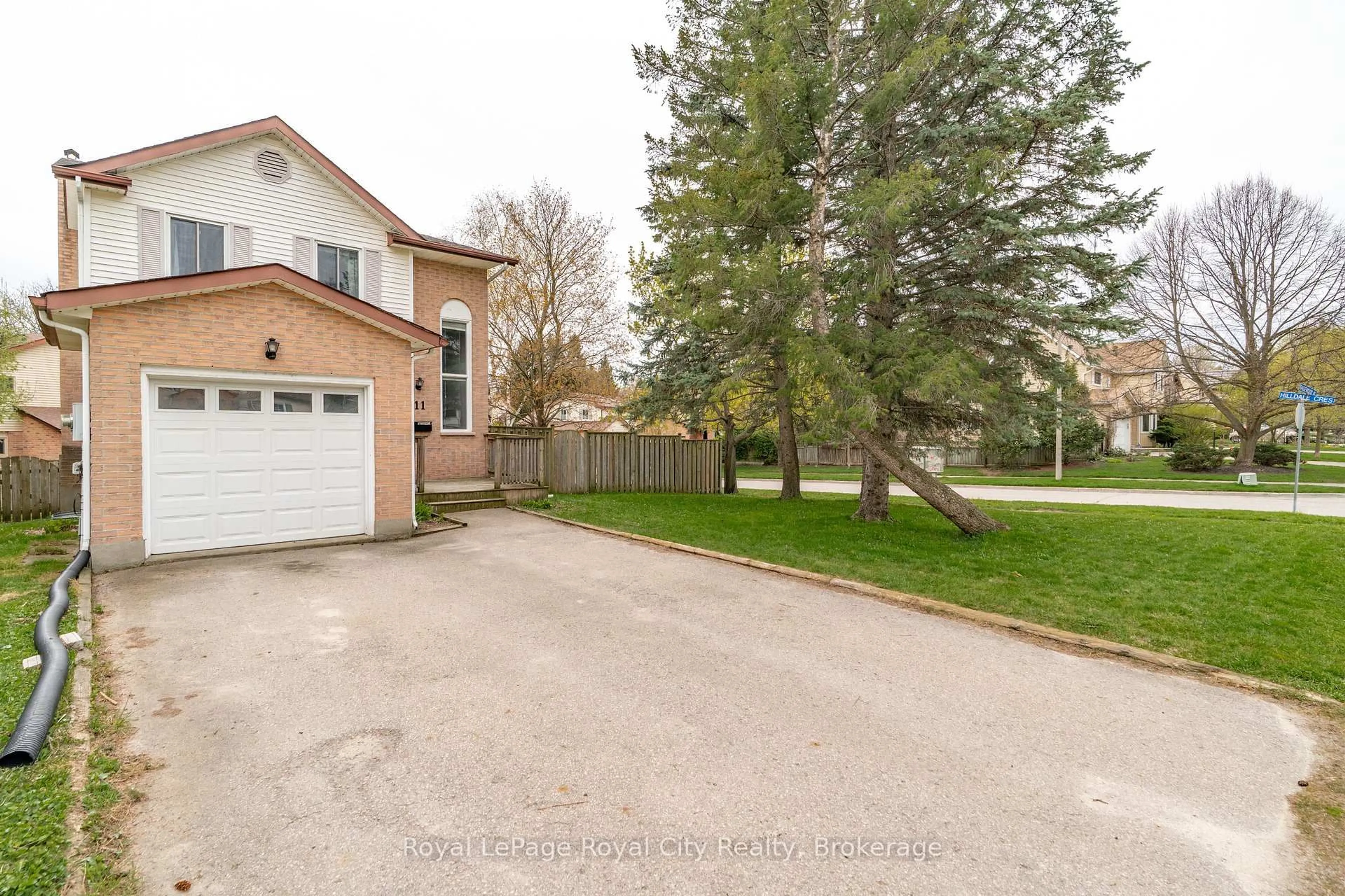 A pic from outside/outdoor area/front of a property/back of a property/a pic from drone, street for 11 Sagewood Pl, Guelph Ontario N1G 3M8