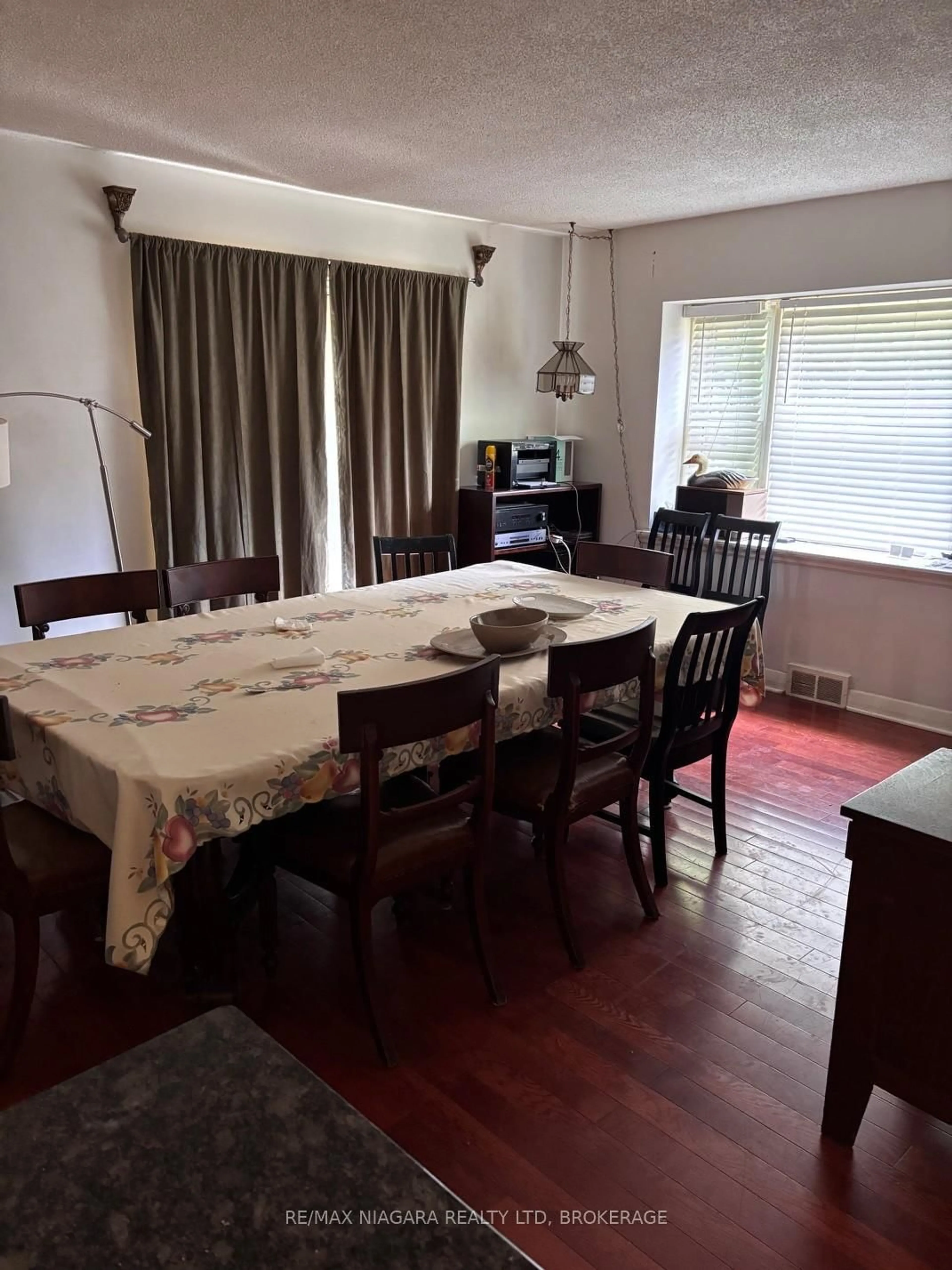 Dining room, unknown for 6022 Brookfield Ave, Niagara Falls Ontario L2G 5R5