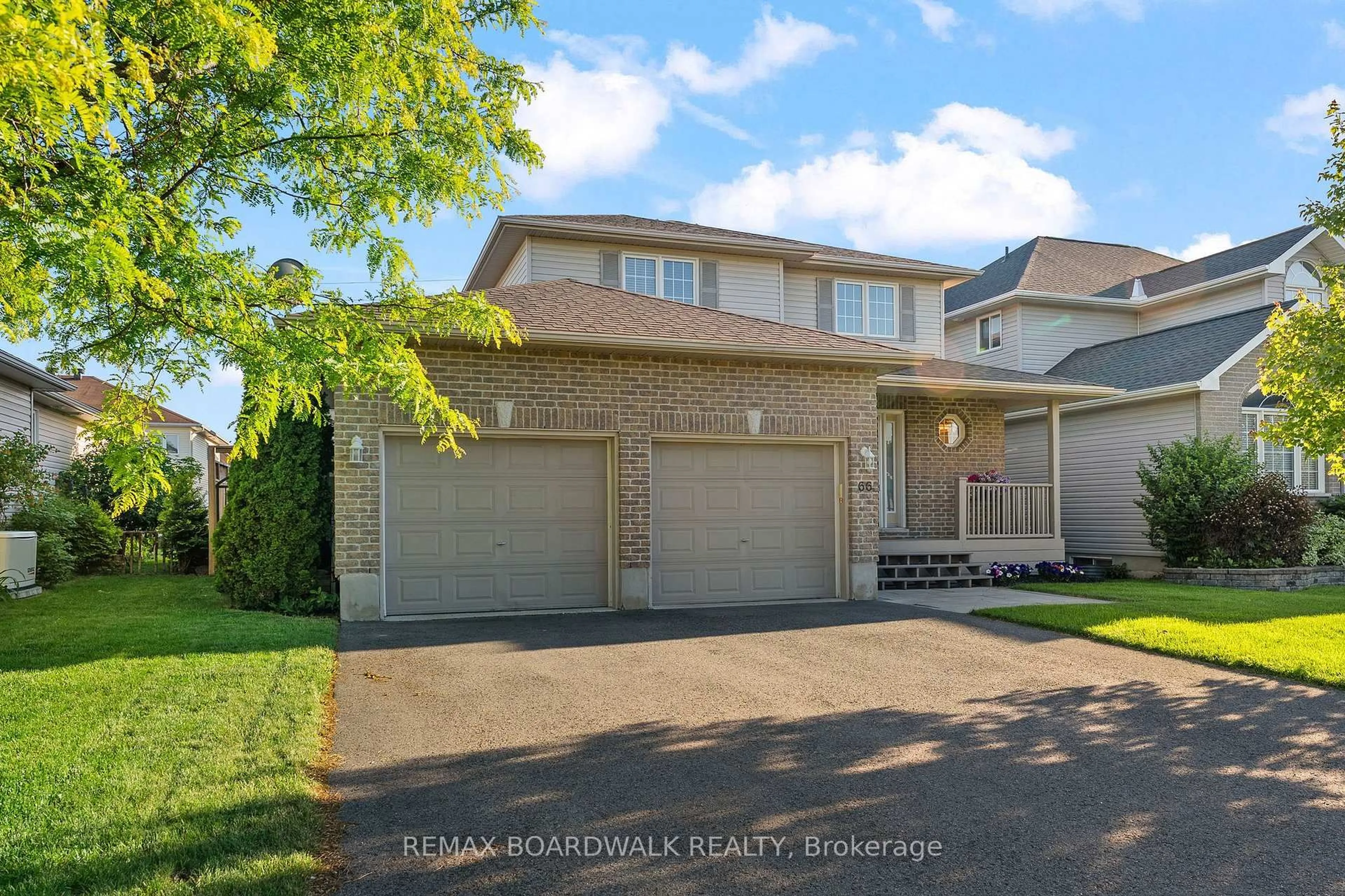 A pic from outside/outdoor area/front of a property/back of a property/a pic from drone, street for 66 Short Rd, Arnprior Ontario K7S 3X9