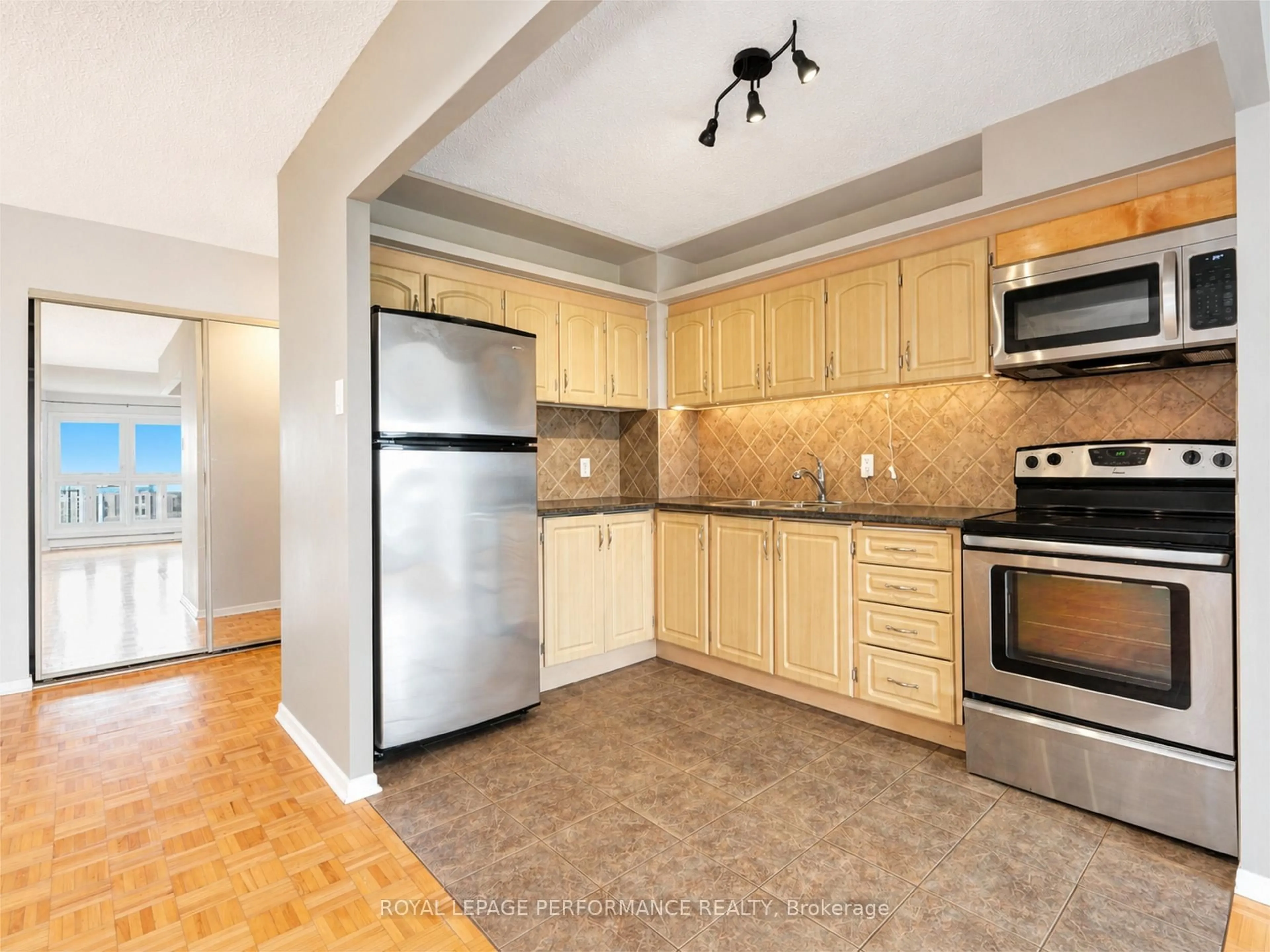 Standard kitchen, unknown for 158C Mcarthur Ave #708, Ottawa Ontario K1L 8E7