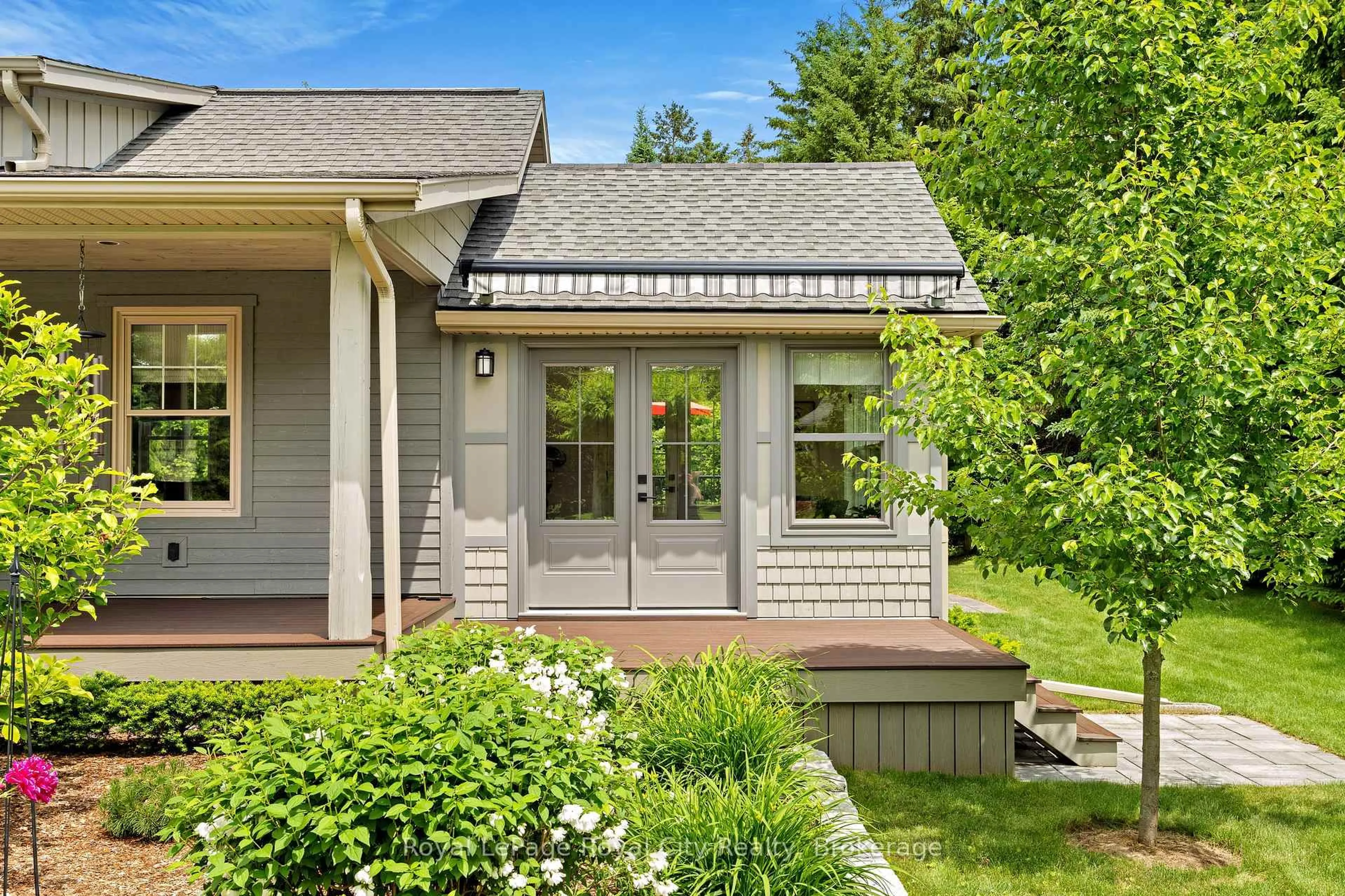 Home with vinyl exterior material, street for 441 Wellington 7 Rd, Centre Wellington Ontario N0B 1S0