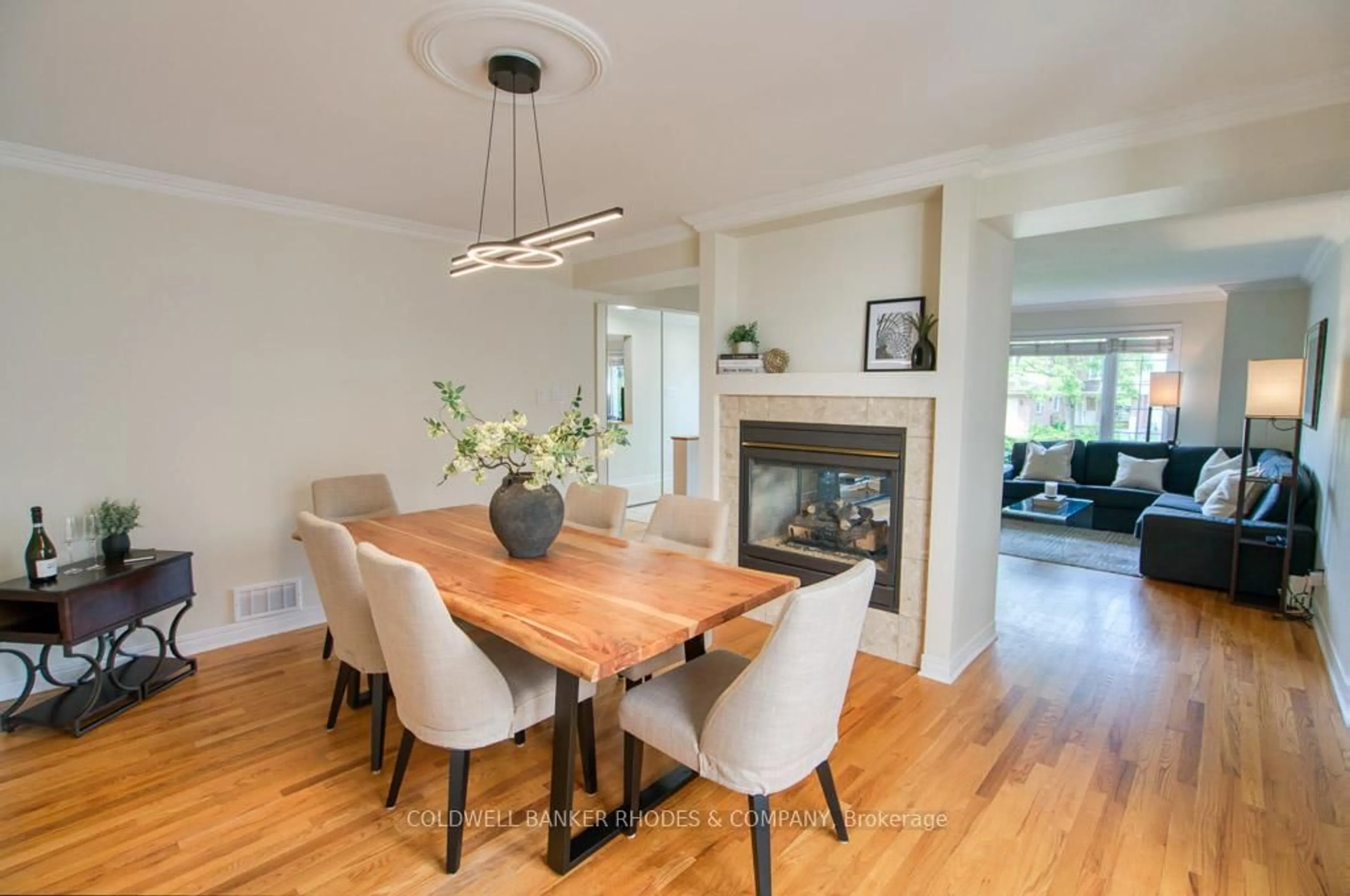 Dining room, wood/laminate floor for 1349 Gaultois Ave, Ottawa Ontario K1C 6G5