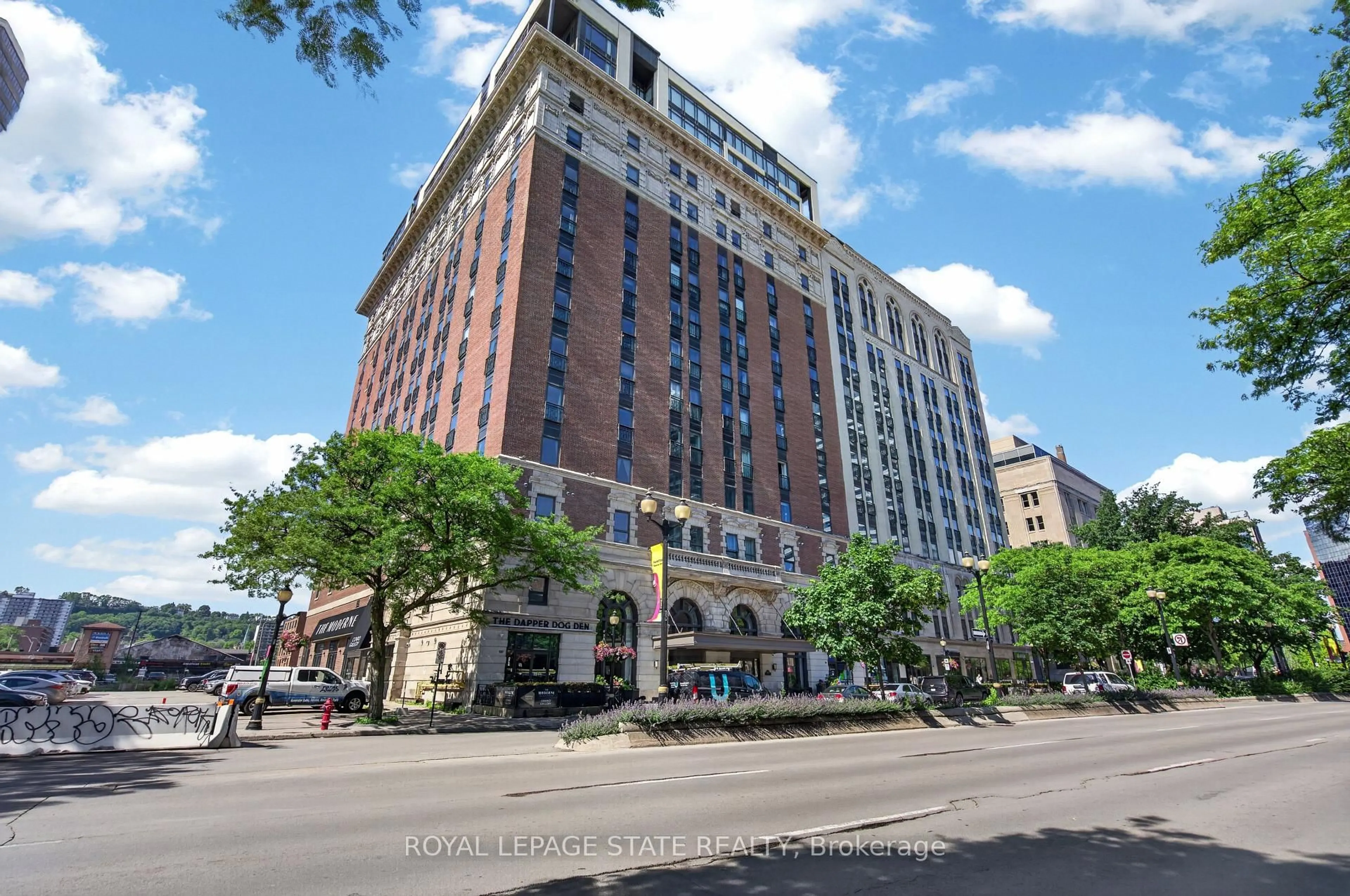 Patio, building for 112 King St #302, Hamilton Ontario L8N 1A8