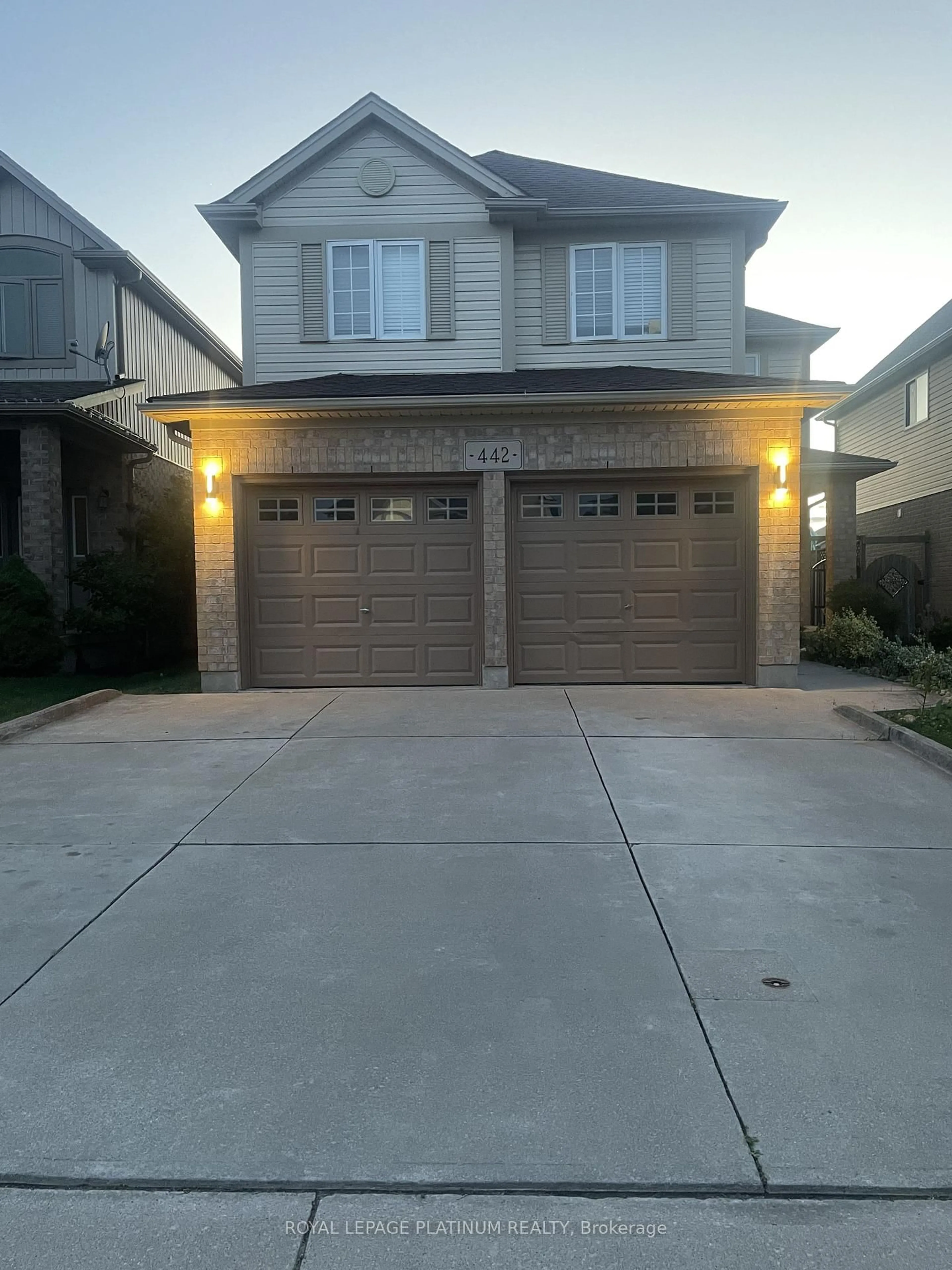 Indoor garage for 442 Chelton Rd, London South Ontario N6M 0A6