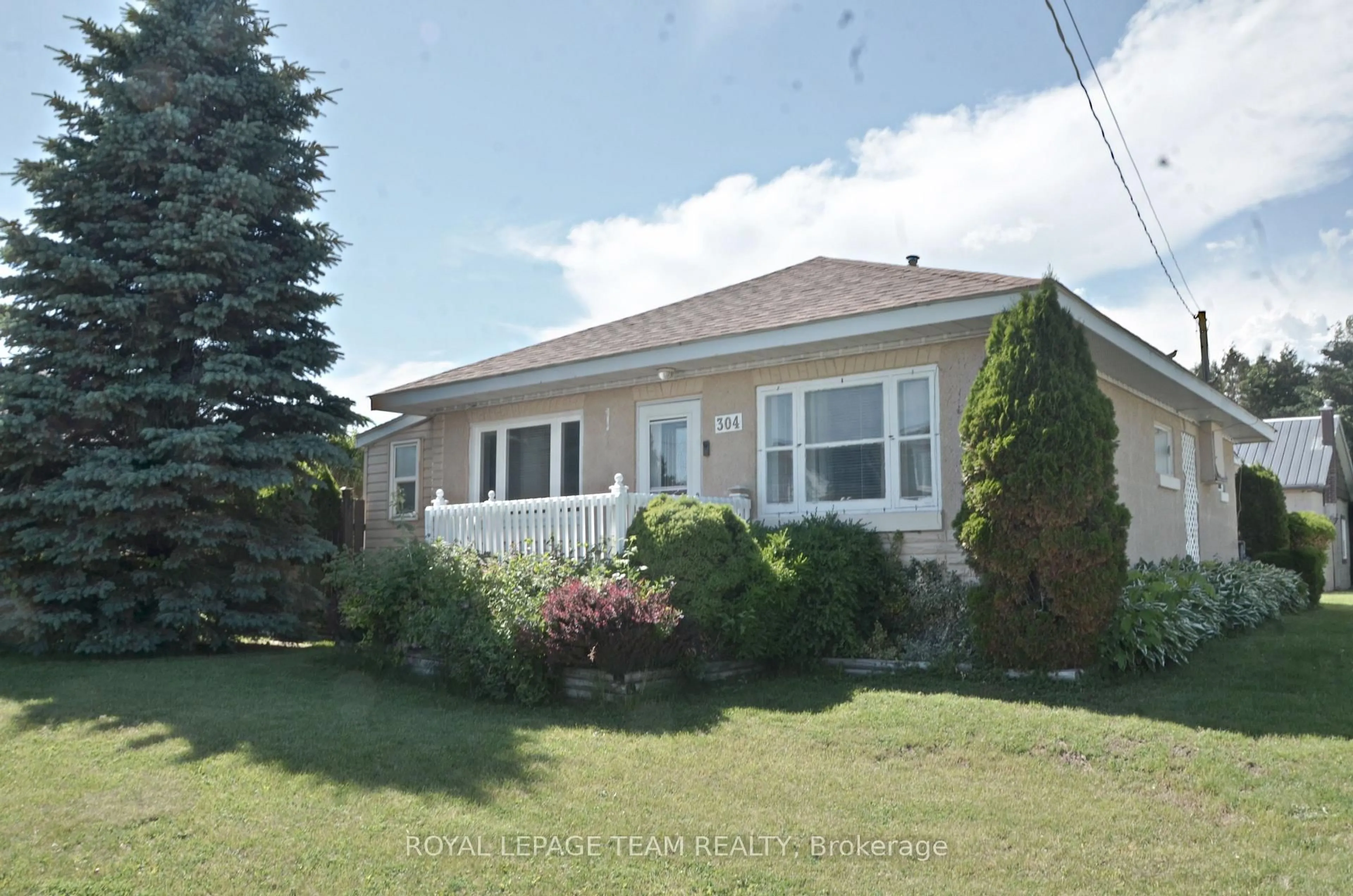 A pic from outside/outdoor area/front of a property/back of a property/a pic from drone, street for 191 Shanly Rd, Edwardsburgh/Cardinal Ontario K0E 1E0
