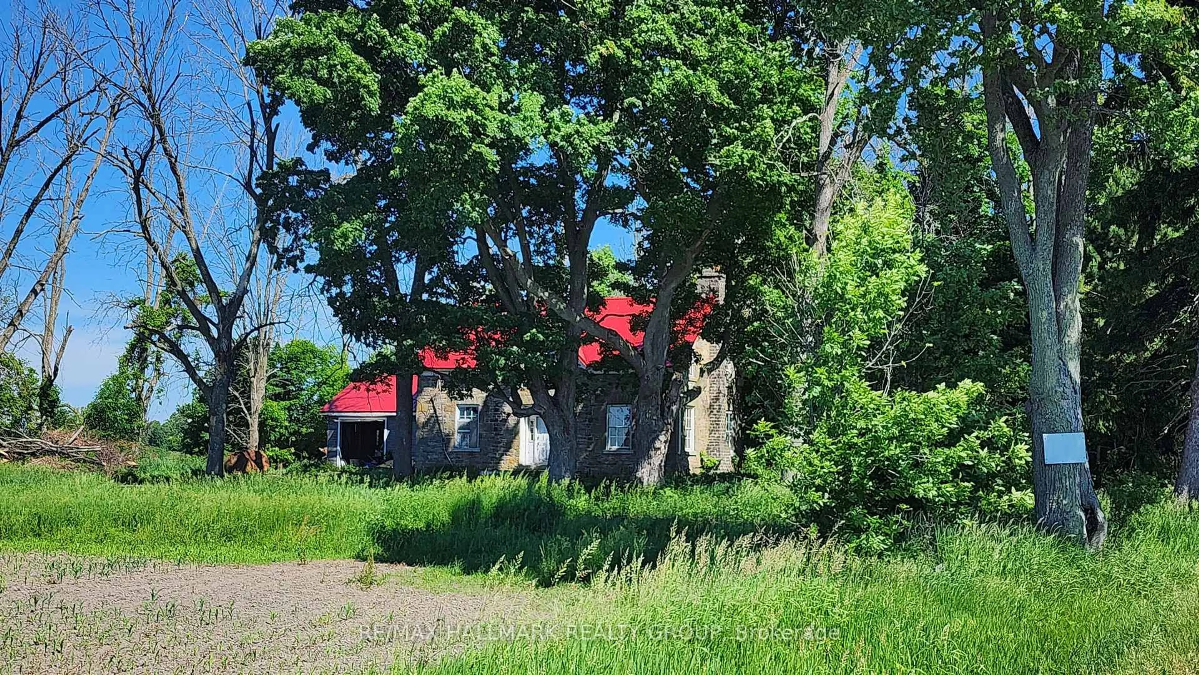 A pic from outside/outdoor area/front of a property/back of a property/a pic from drone, street for 2429 Hiscocks Rd, Front of Leeds & Seeleys Bay Ontario K7G 2V4