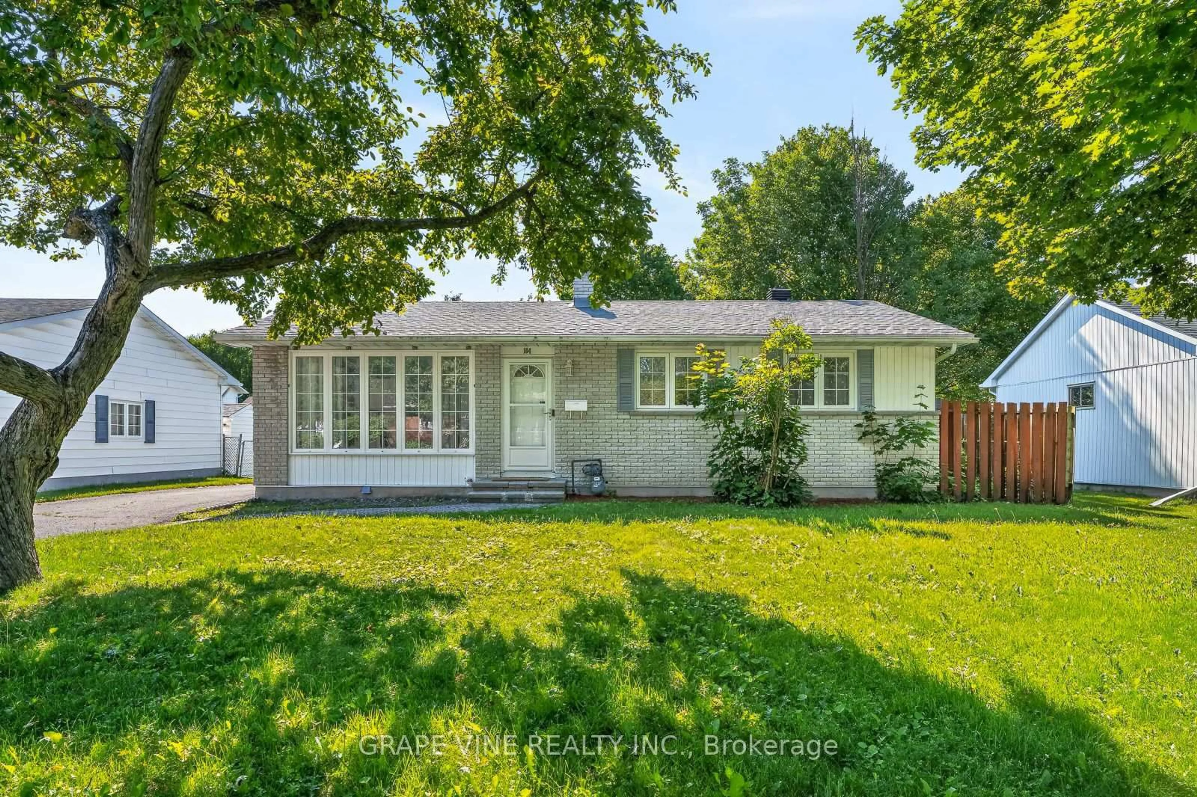 Home with vinyl exterior material, street for 104 Oriole Ave, Kanata Ontario K2L 1E7