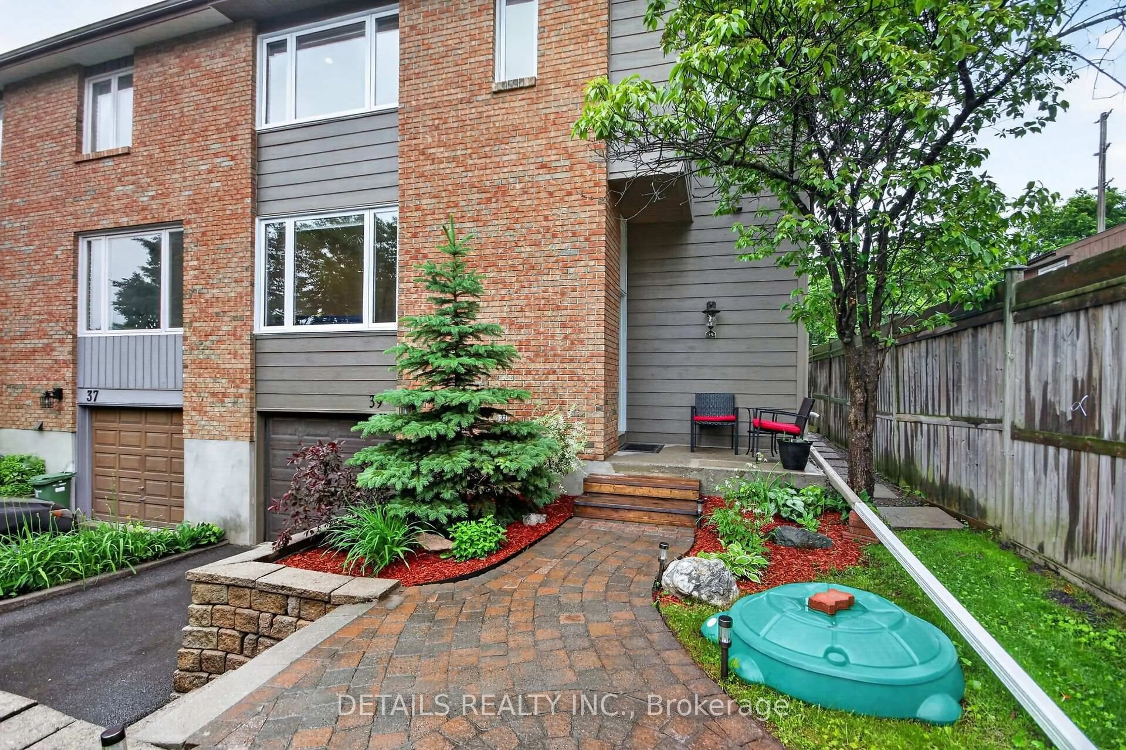 Unknown for 39 Sandhurst Crt, Ottawa Ontario K1V 9W9