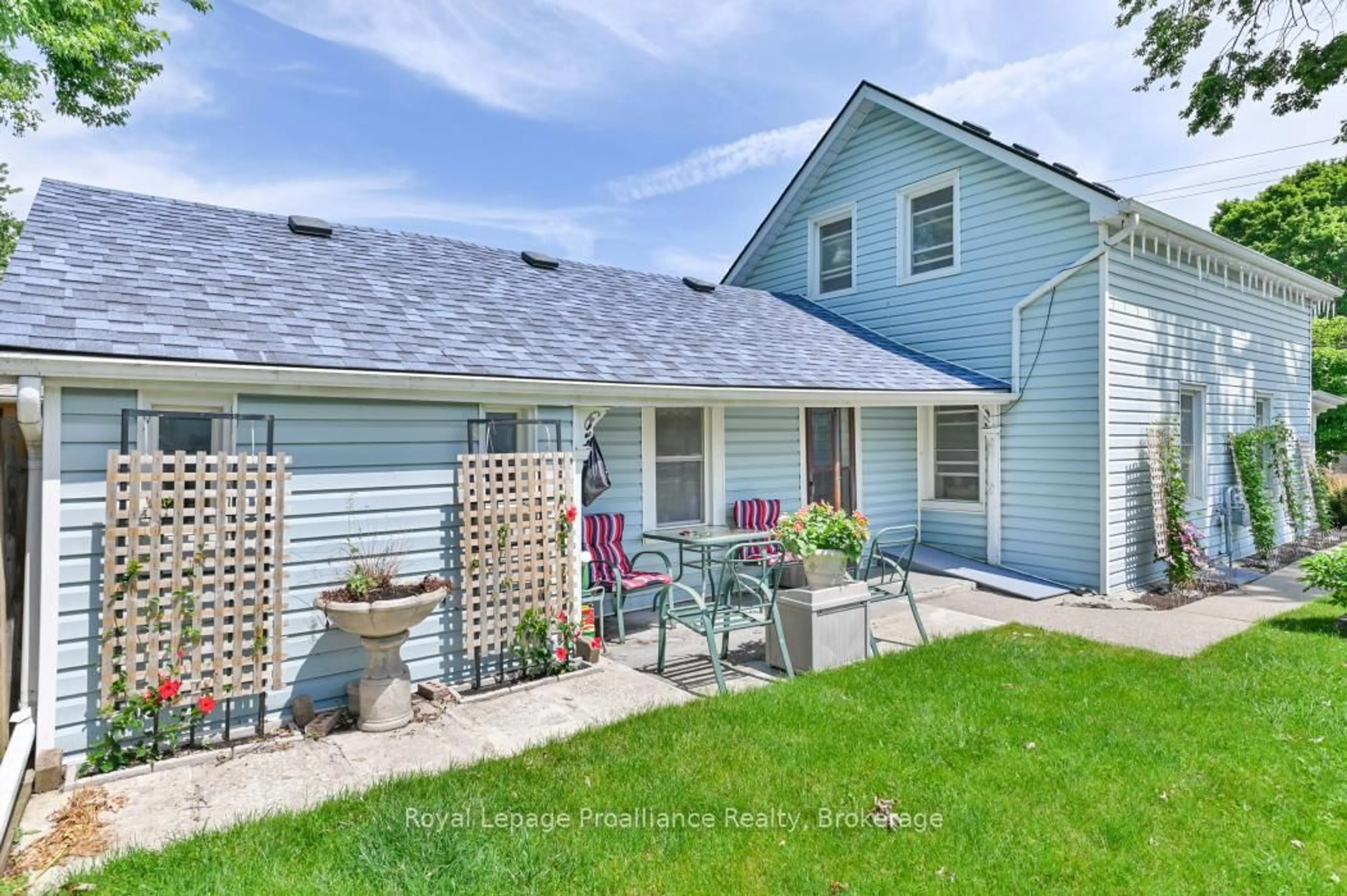 Home with vinyl exterior material, street for 108 Frank St, Belleville Ontario K8P 3V7