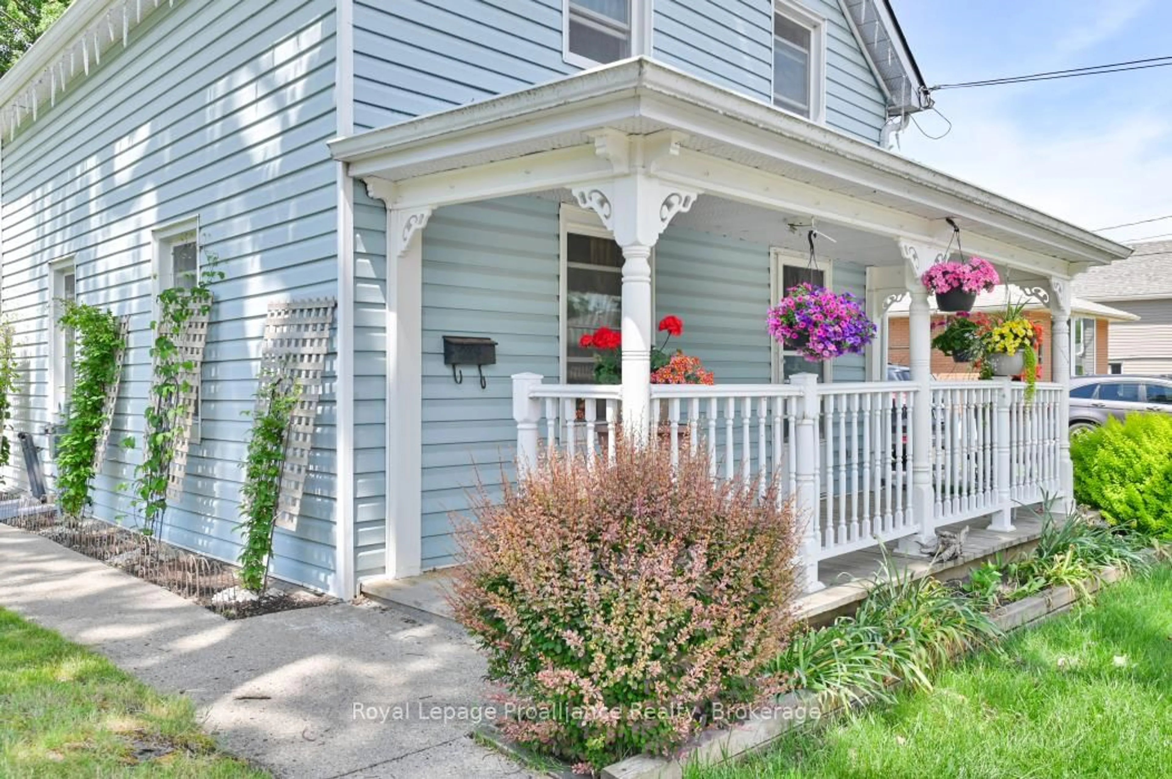 Unknown for 108 Frank St, Belleville Ontario K8P 3V7