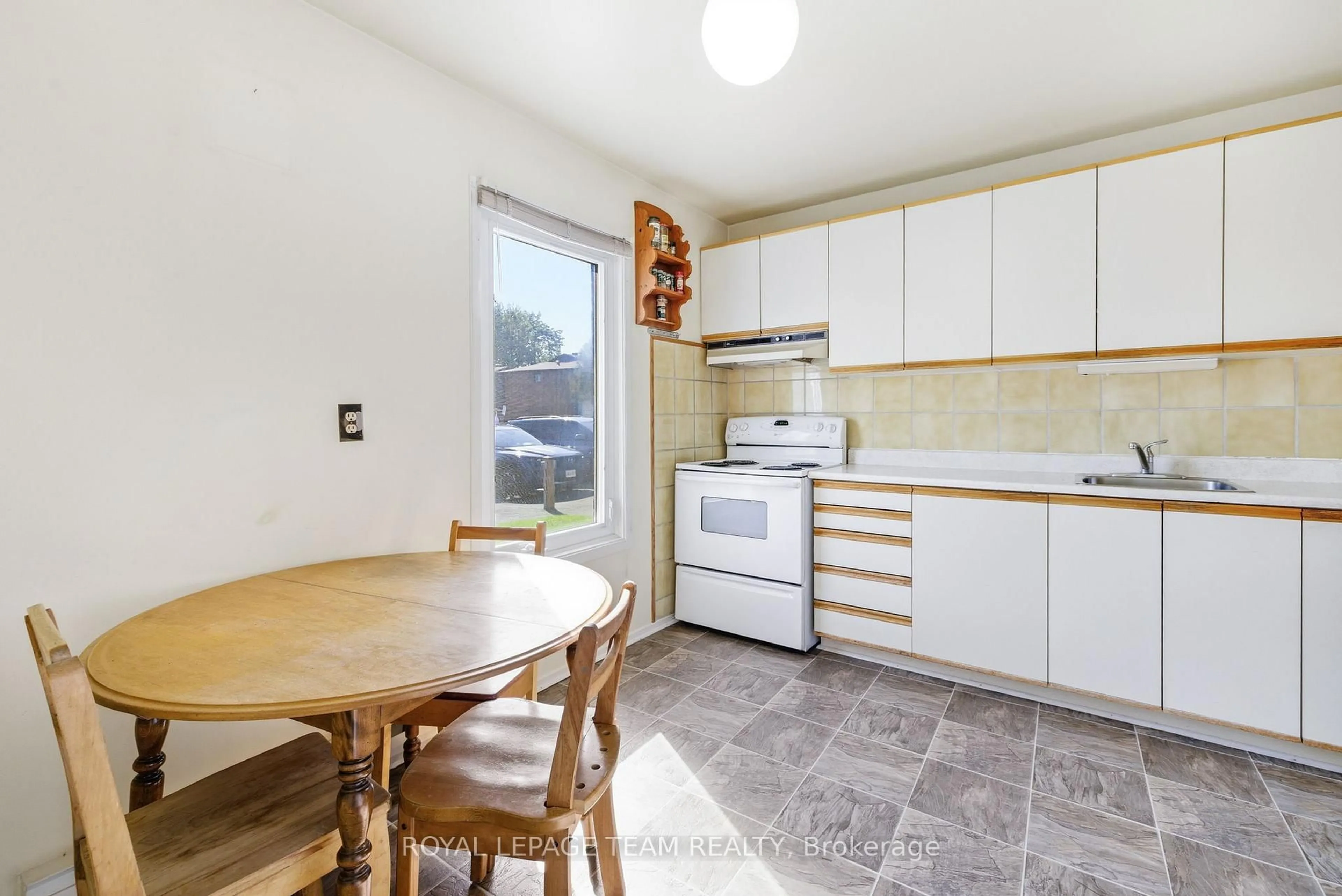 Standard kitchen, unknown for 3116 Stockton Dr #127, Gloucester Ontario K1T 1S1