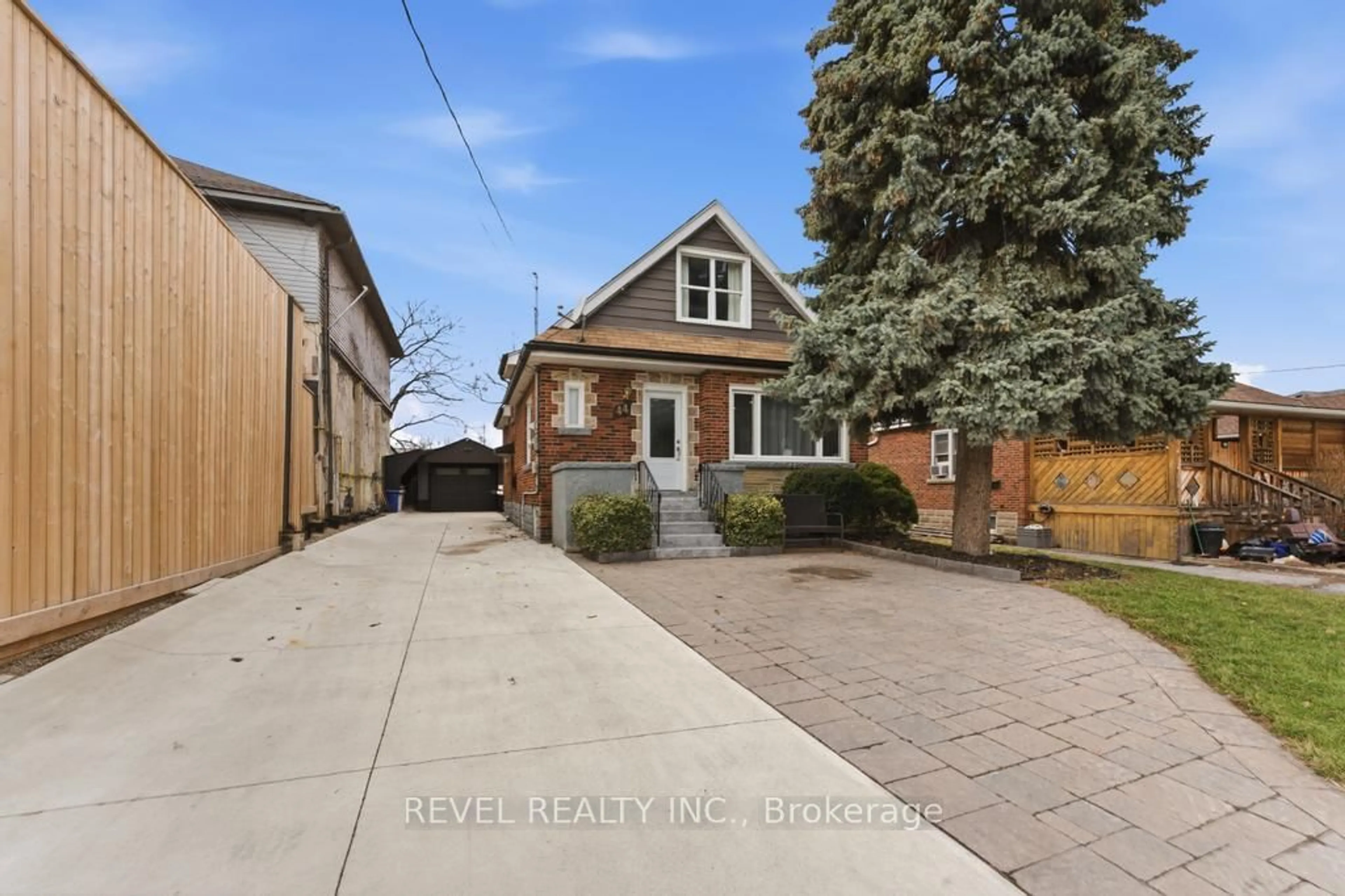 Home with brick exterior material, street for 44 Jefferson Ave, Hamilton Ontario L8H 1A7