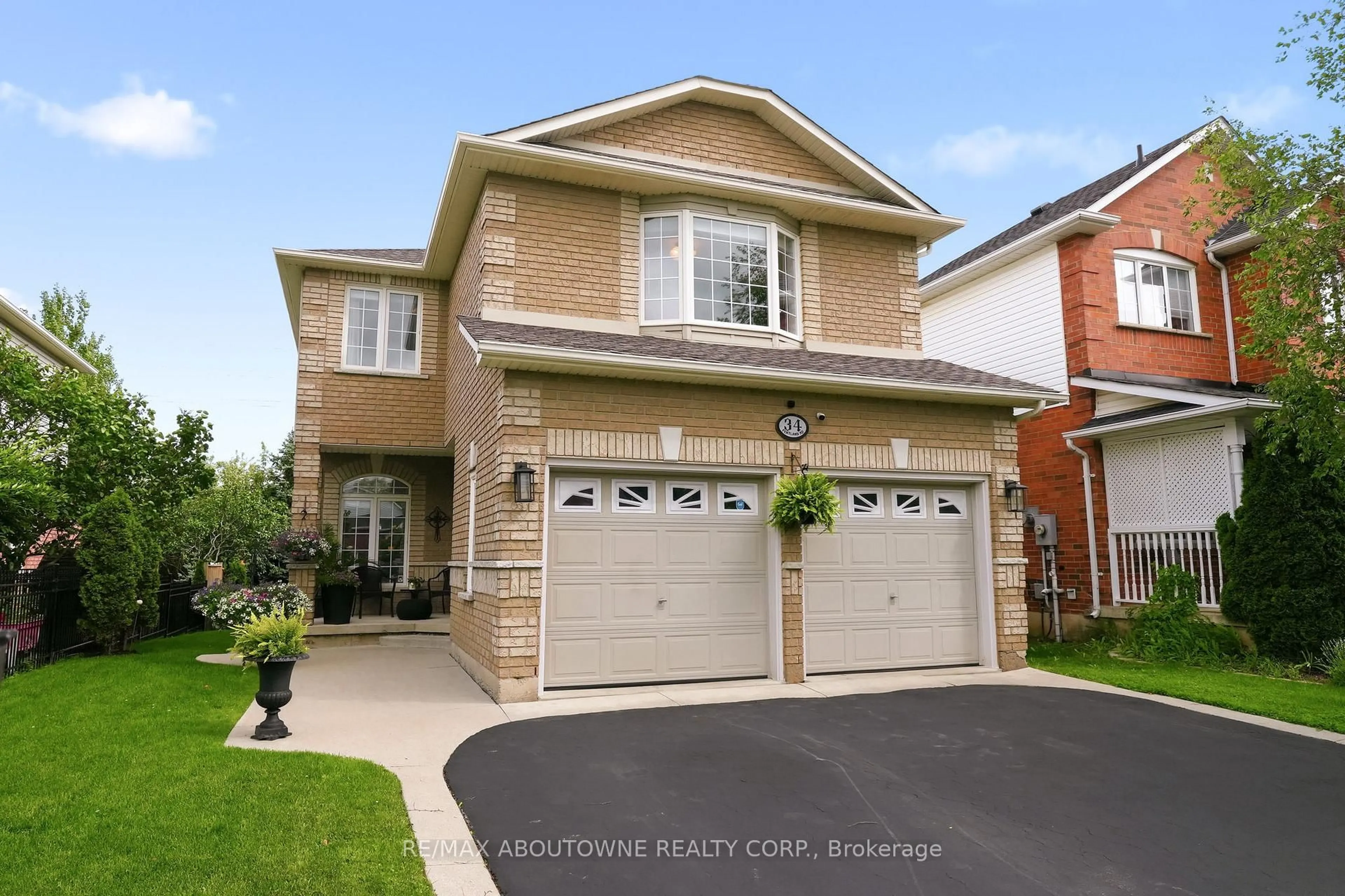 Home with brick exterior material, street for 34 Pentland Rd, Hamilton Ontario L0R 2H5