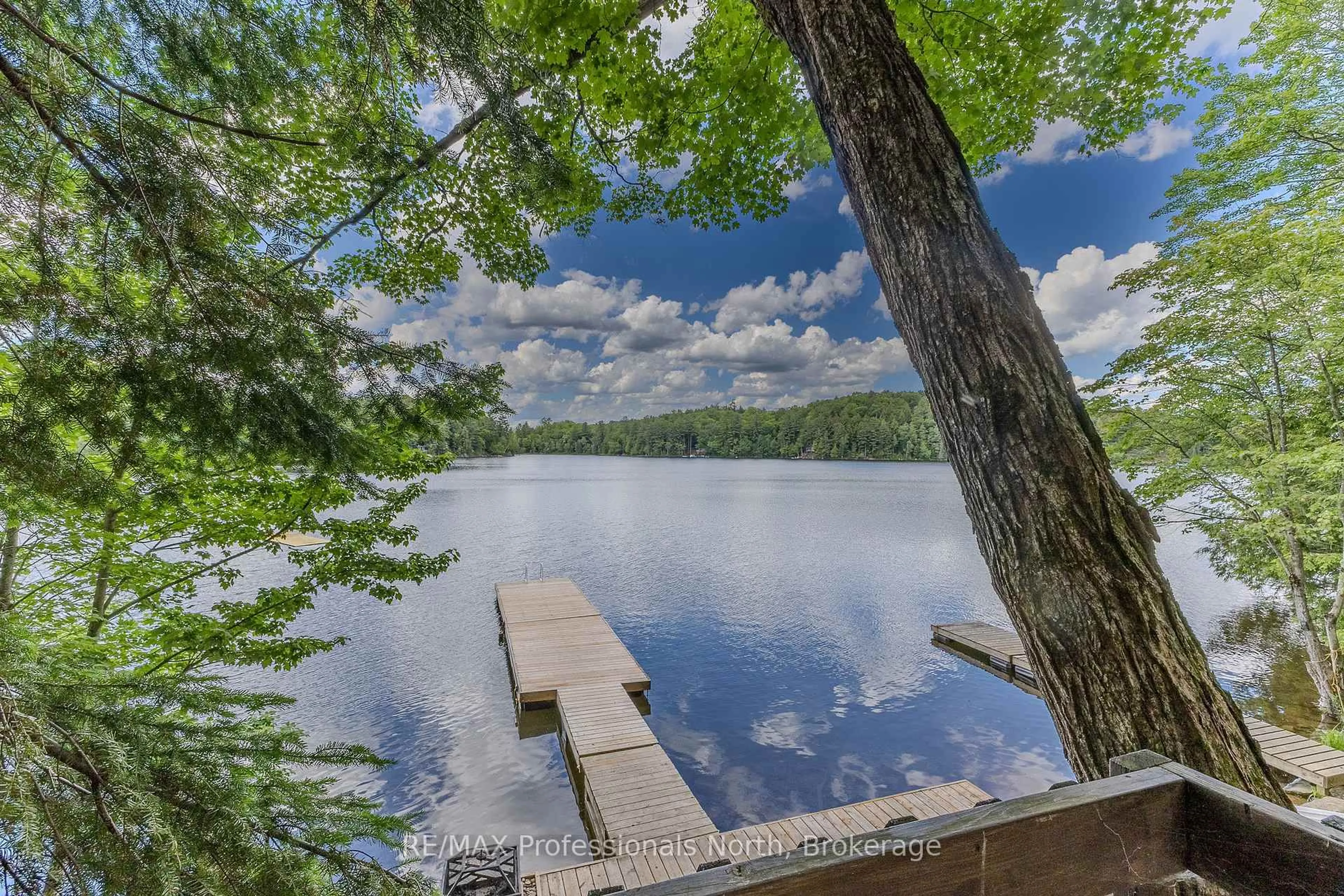 Patio, water/lake/river/ocean view for 1016 TWILIGHT Clse, Algonquin Highlands Ontario P0A 1E0
