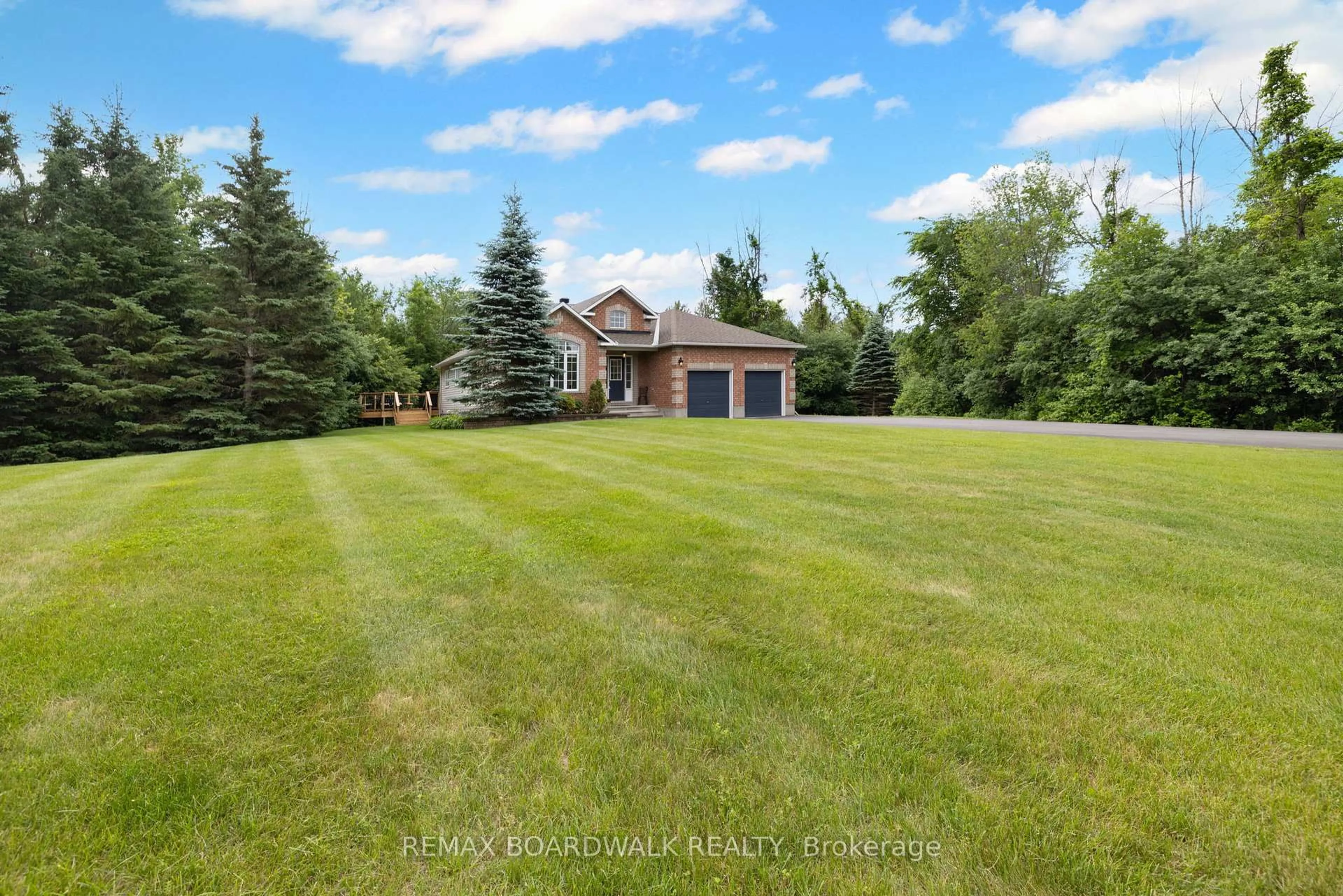 A pic from outside/outdoor area/front of a property/back of a property/a pic from drone, unknown for 154 Catherine Ave, Carleton Place Ontario K7C 4L5