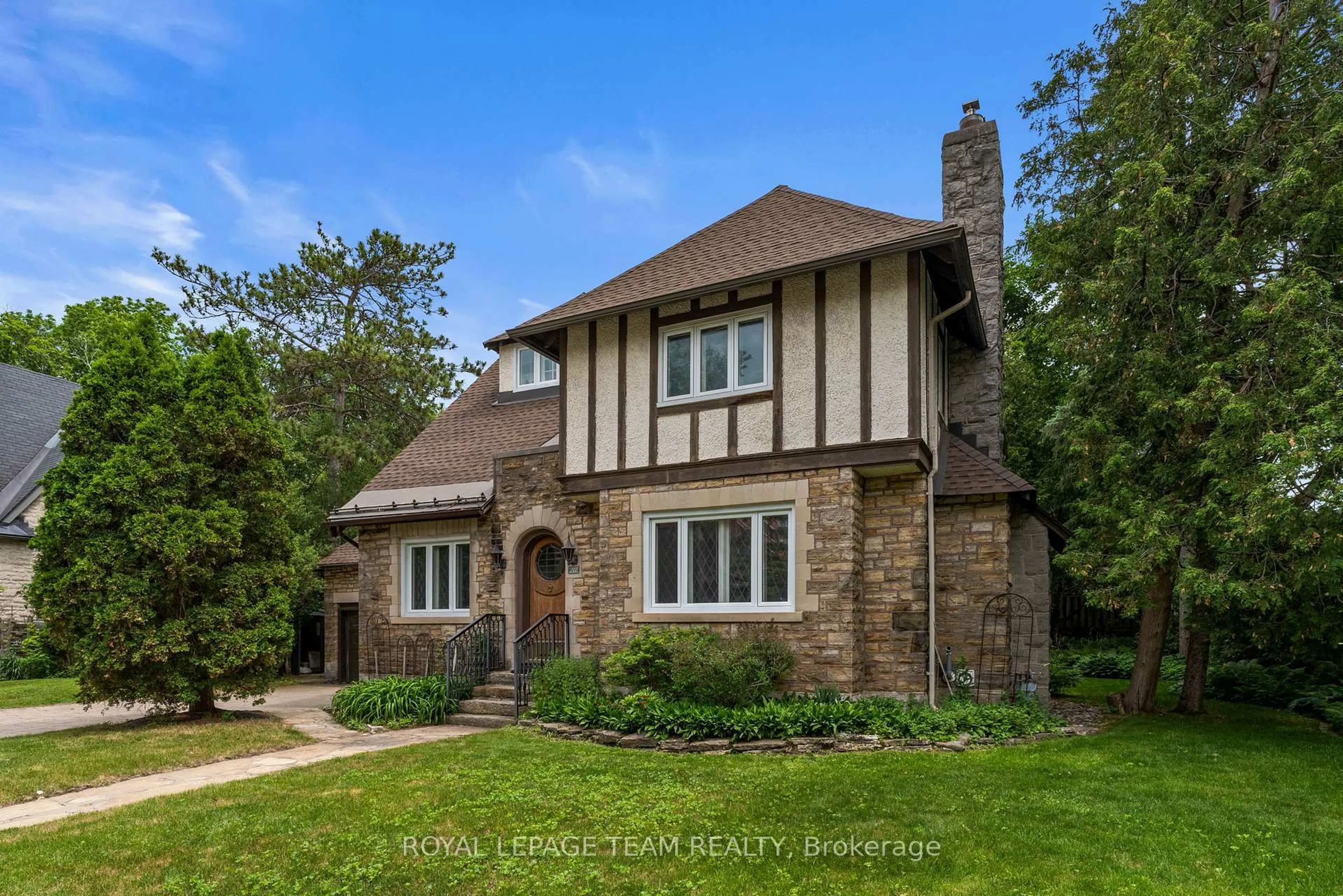 Home with brick exterior material, street for 217 Melrose Ave, Ottawa Ontario K1Y 1V3