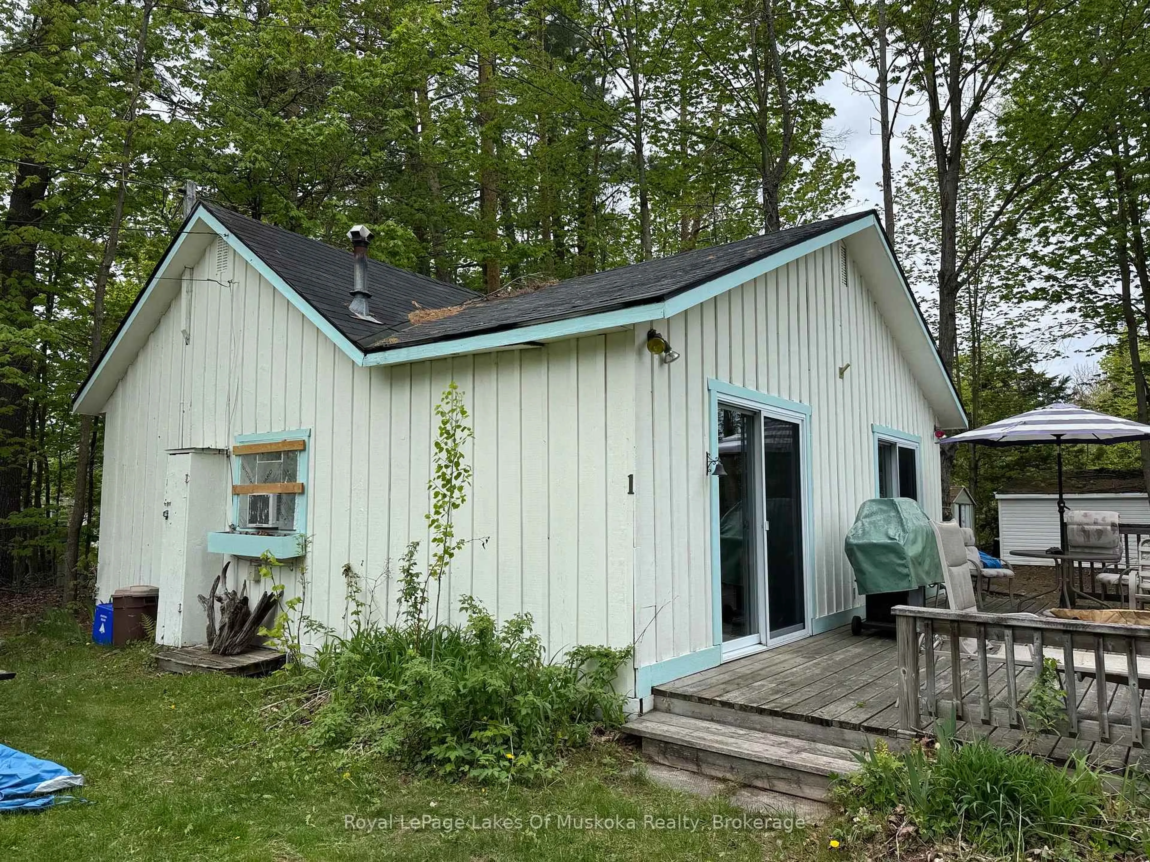Shed for 180 Two Rd #2, Gravenhurst Ontario P1P 1R1