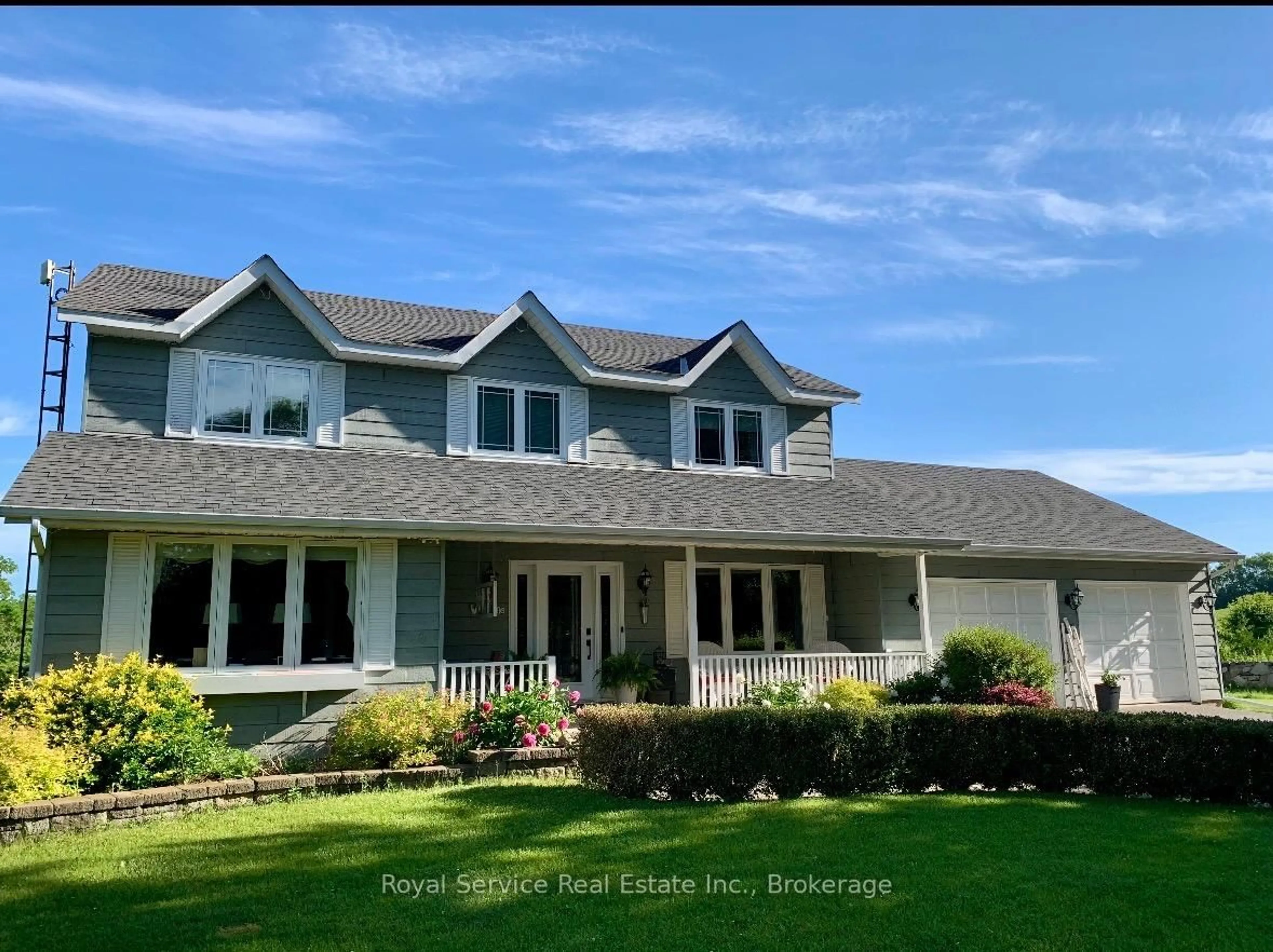 Home with vinyl exterior material, unknown for 7706 Bickle Hill Rd, Hamilton Township Ontario K9A 4J7