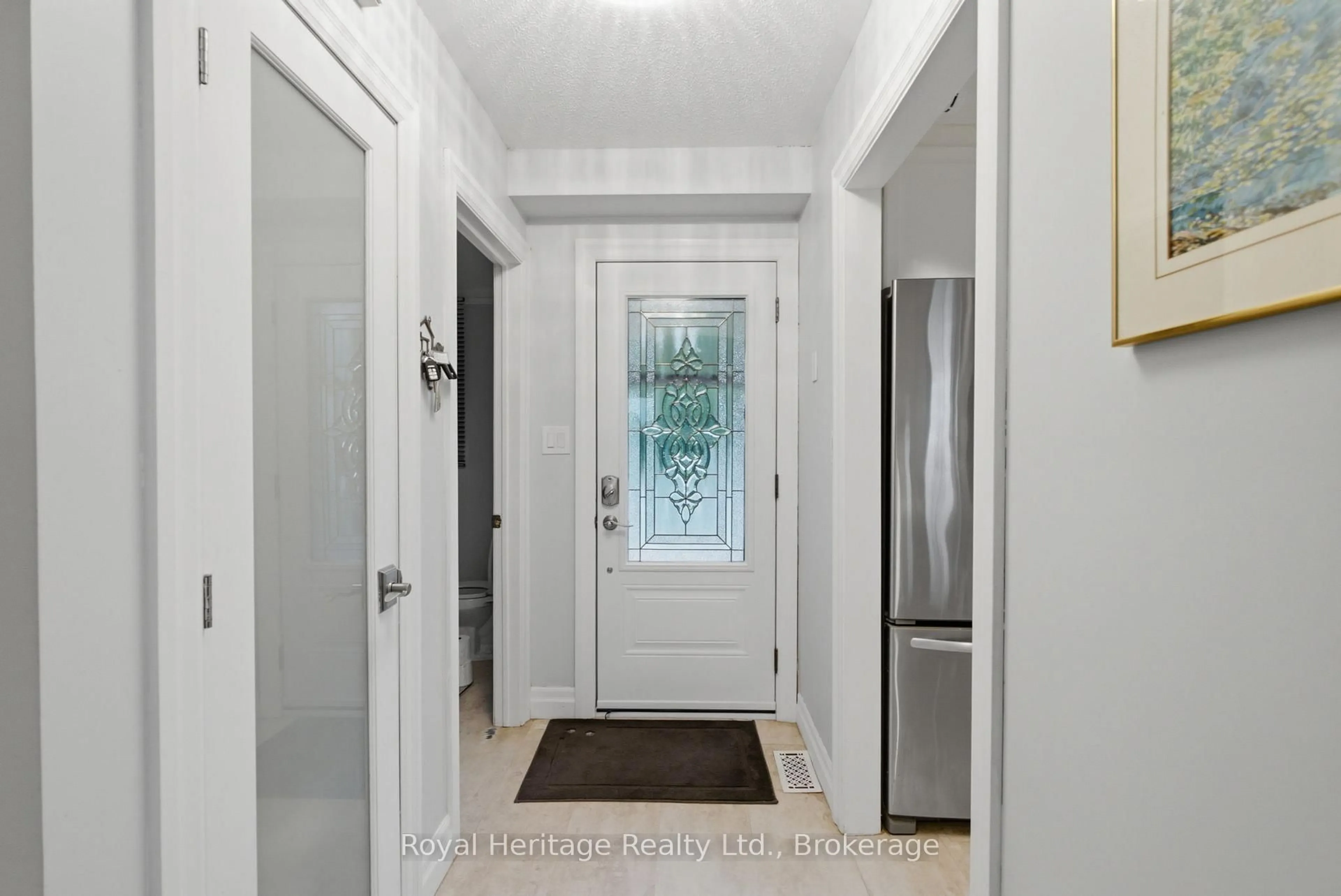 Indoor entryway for 284 Port Hoover Rd, Kawartha Lakes Ontario K0M 2C0