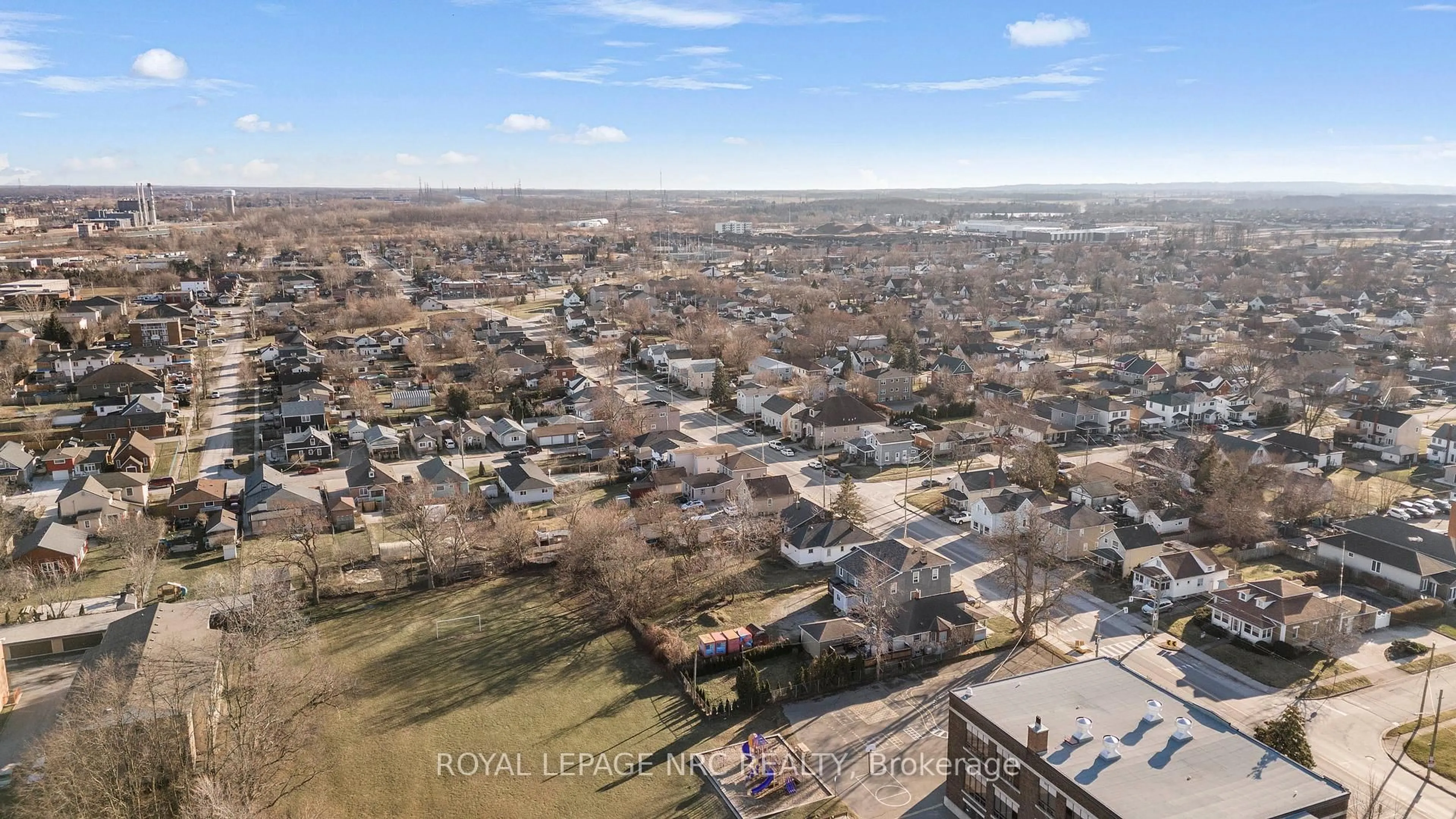 A pic from outside/outdoor area/front of a property/back of a property/a pic from drone, unknown for 68 Pine St, Thorold Ontario L2V 3L4