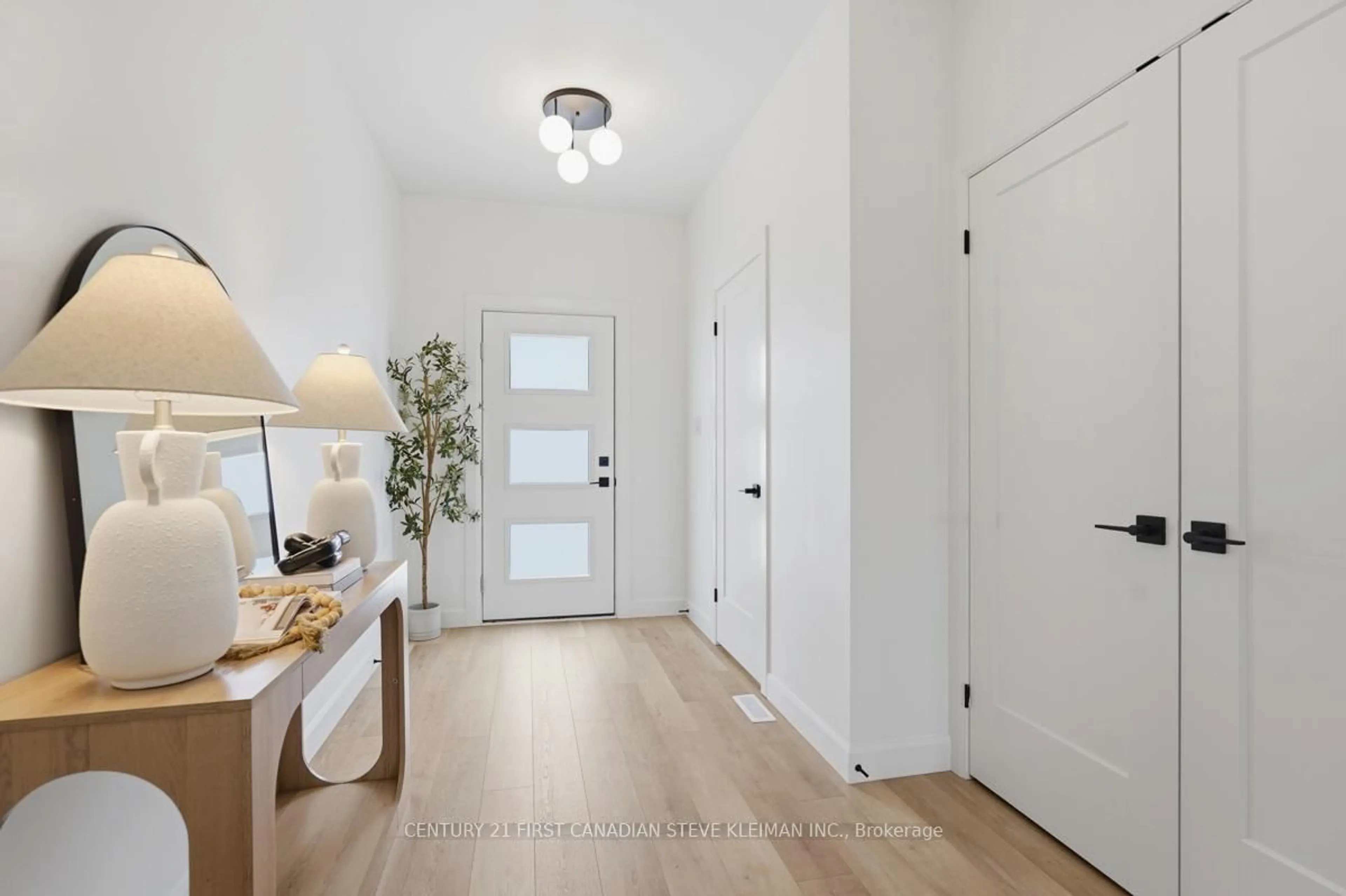 Indoor entryway for 2840 Buroak Dr #106, London North Ontario N6H 0L8