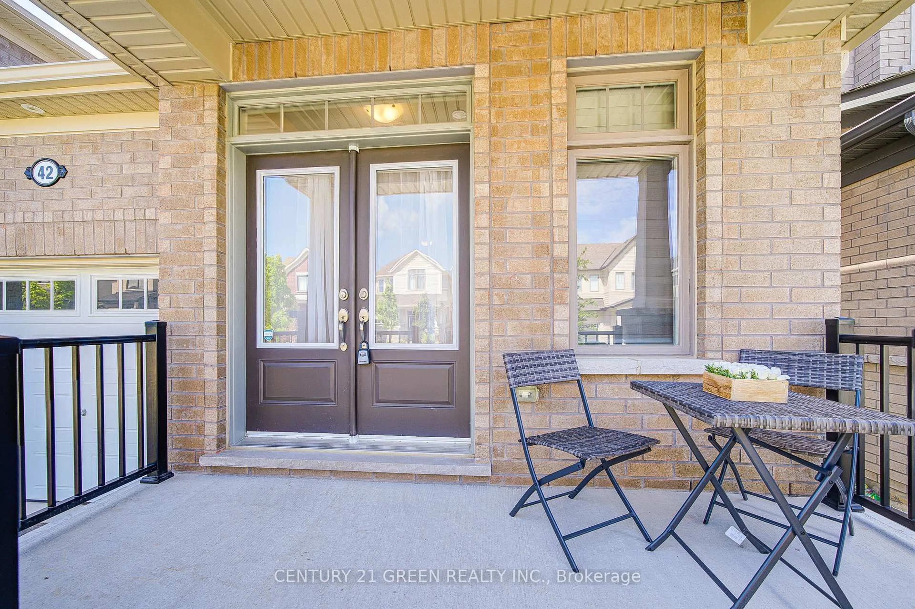 Indoor entryway for 42 Spicer St, Centre Wellington Ontario N1M 0H7
