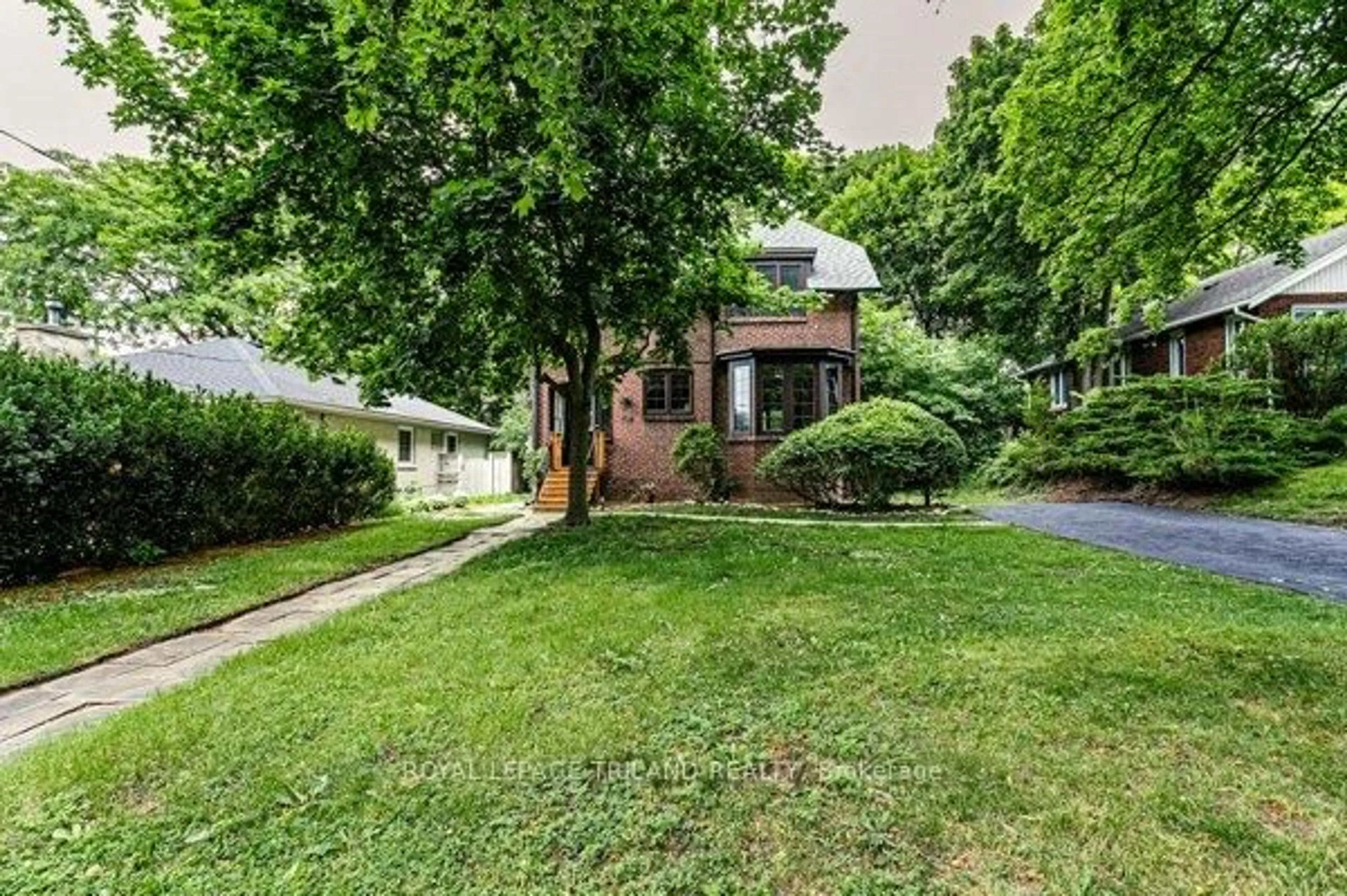 Home with brick exterior material, street for 190 Victoria St, London East Ontario N6A 2B8
