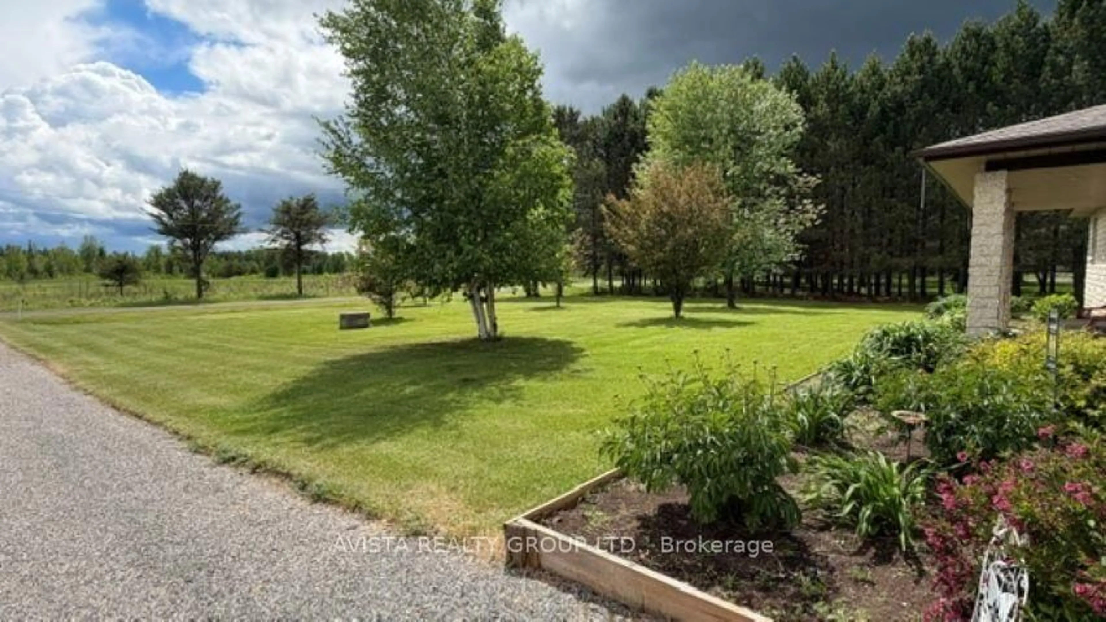A pic from outside/outdoor area/front of a property/back of a property/a pic from drone, unknown for 44 Cardiff Drive, O'Connor Ontario P0T 1W0