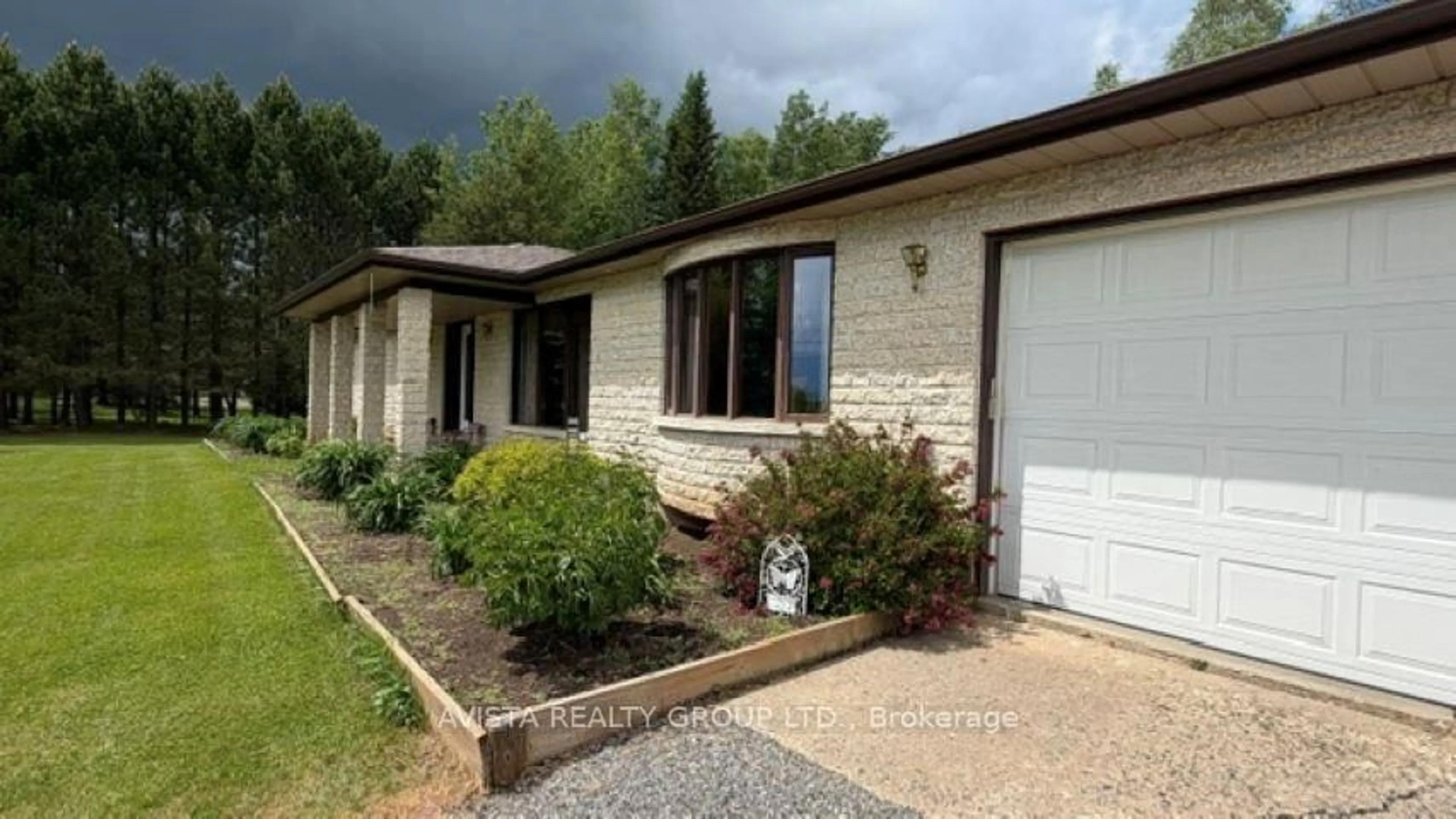 Home with brick exterior material, building for 44 Cardiff Drive, O'Connor Ontario P0T 1W0