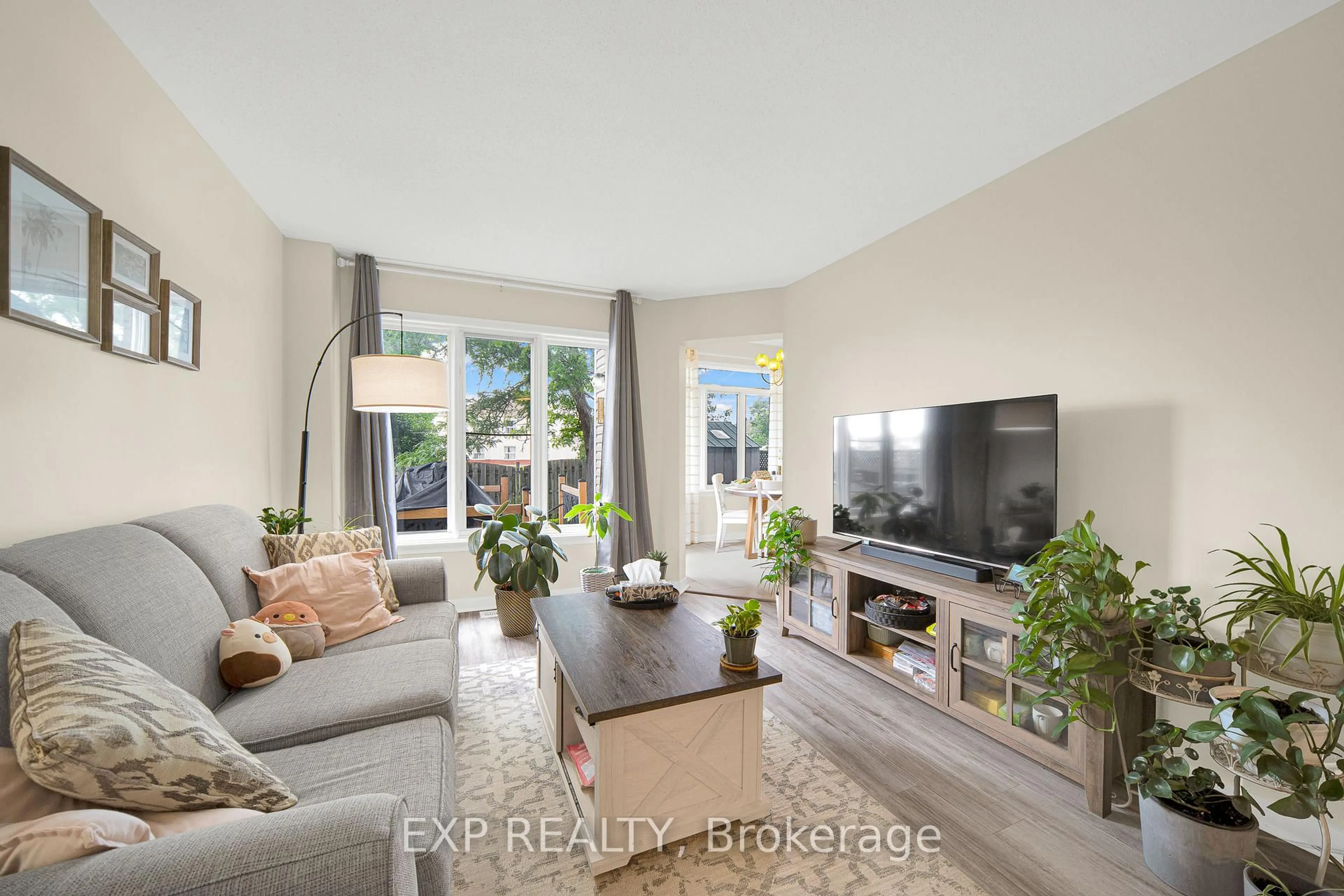 Living room with furniture, unknown for 51 Palmadeo Dr, Ottawa Ontario K2J 4Z3