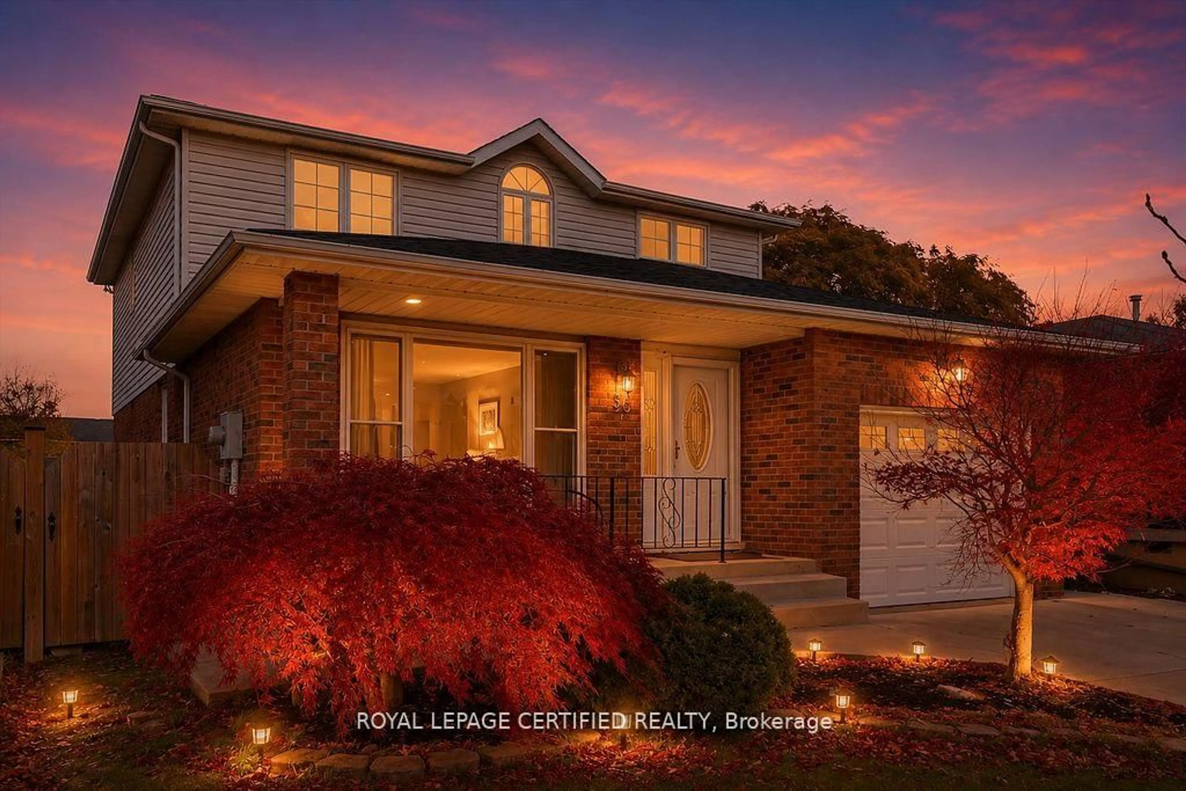 Home with brick exterior material, unknown for 35 Trenholme Cres, Hamilton Ontario L8W 2L4