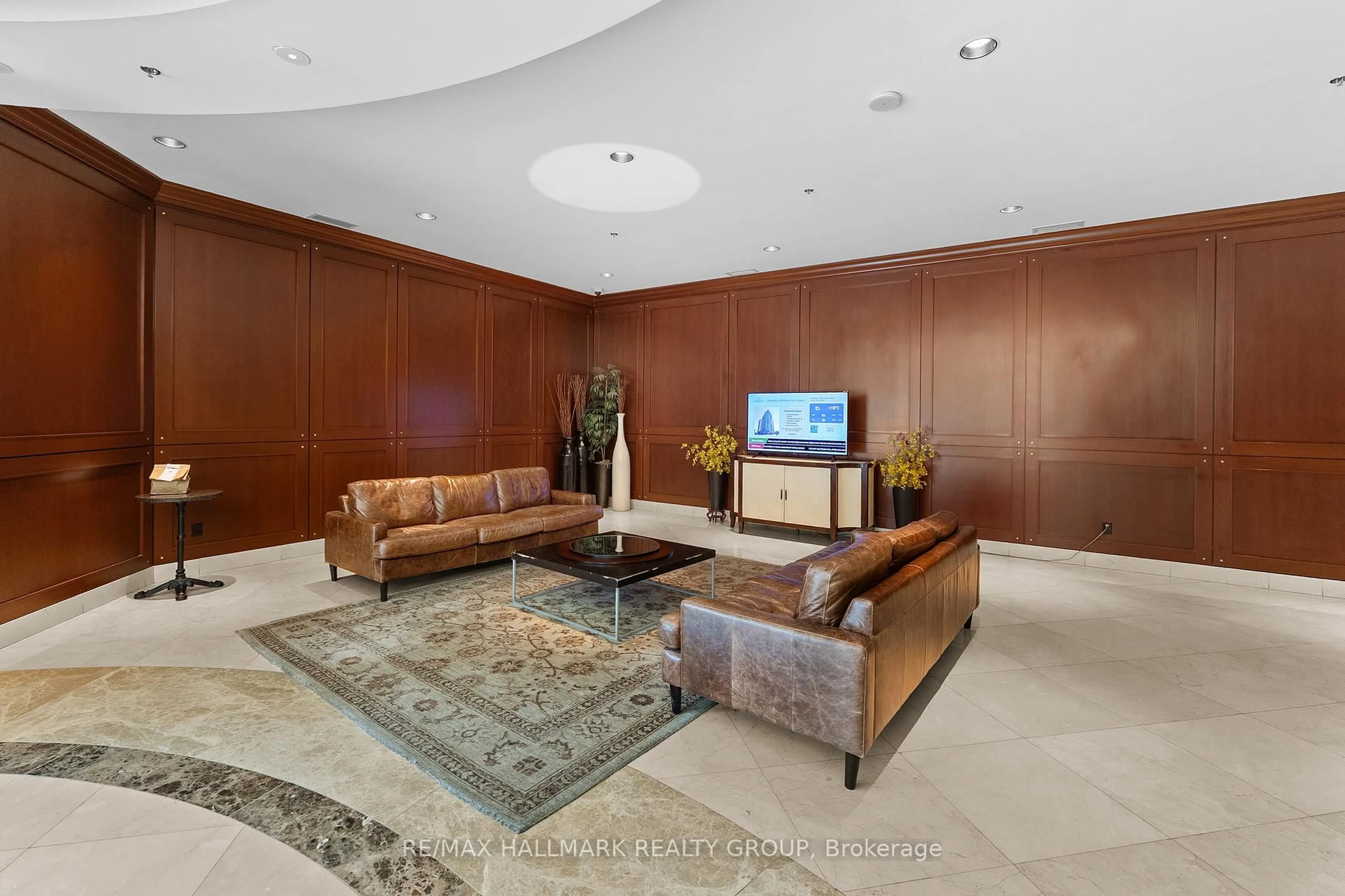 Lobby for 200 Rideau St #1702, Ottawa Ontario K1N 5Y1
