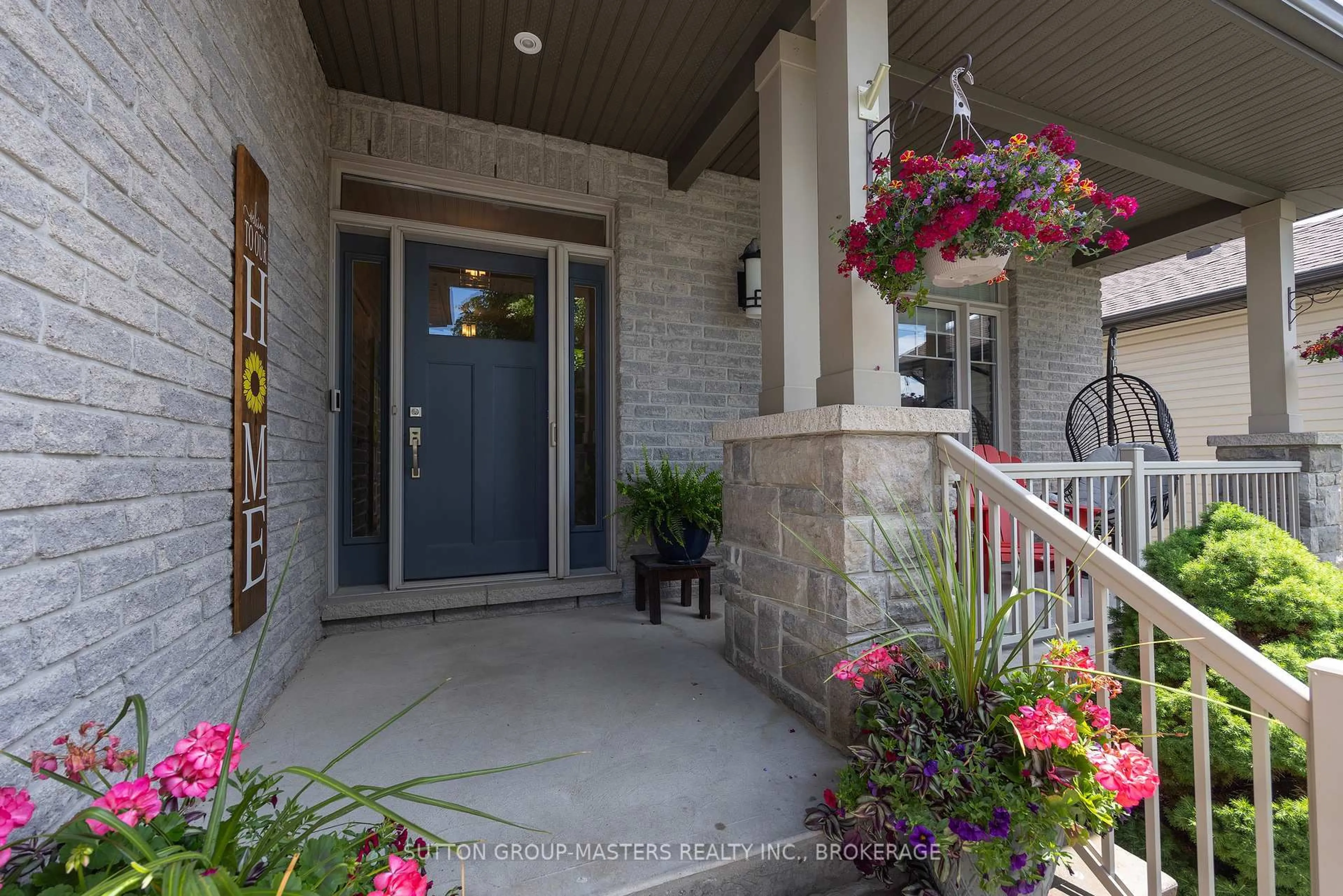 Indoor entryway for 16 Admirals Crt, Bath Ontario K0H 1G0
