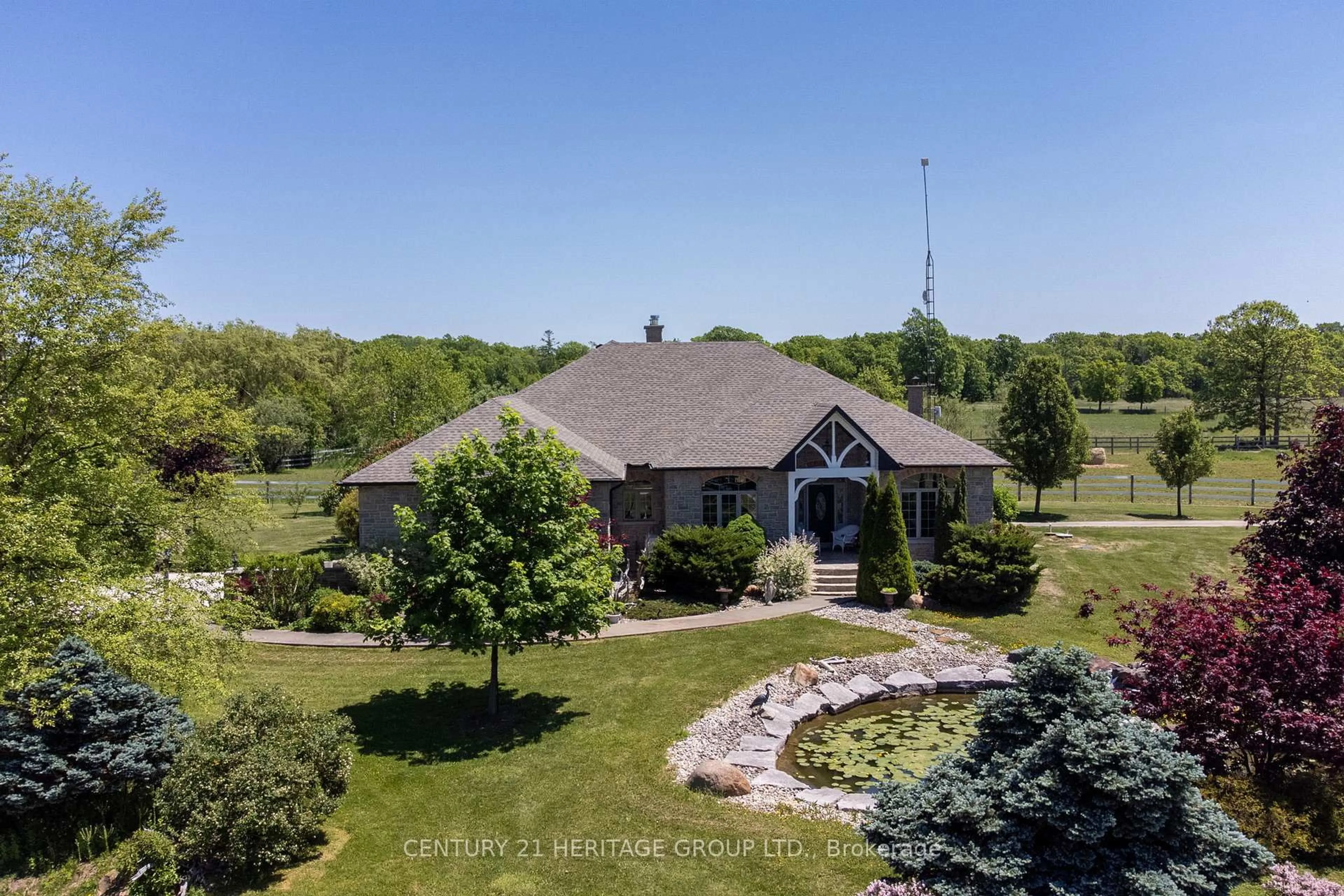 A pic from outside/outdoor area/front of a property/back of a property/a pic from drone, unknown for 1945 Abingdon Rd, West Lincoln Ontario L0R 1E0