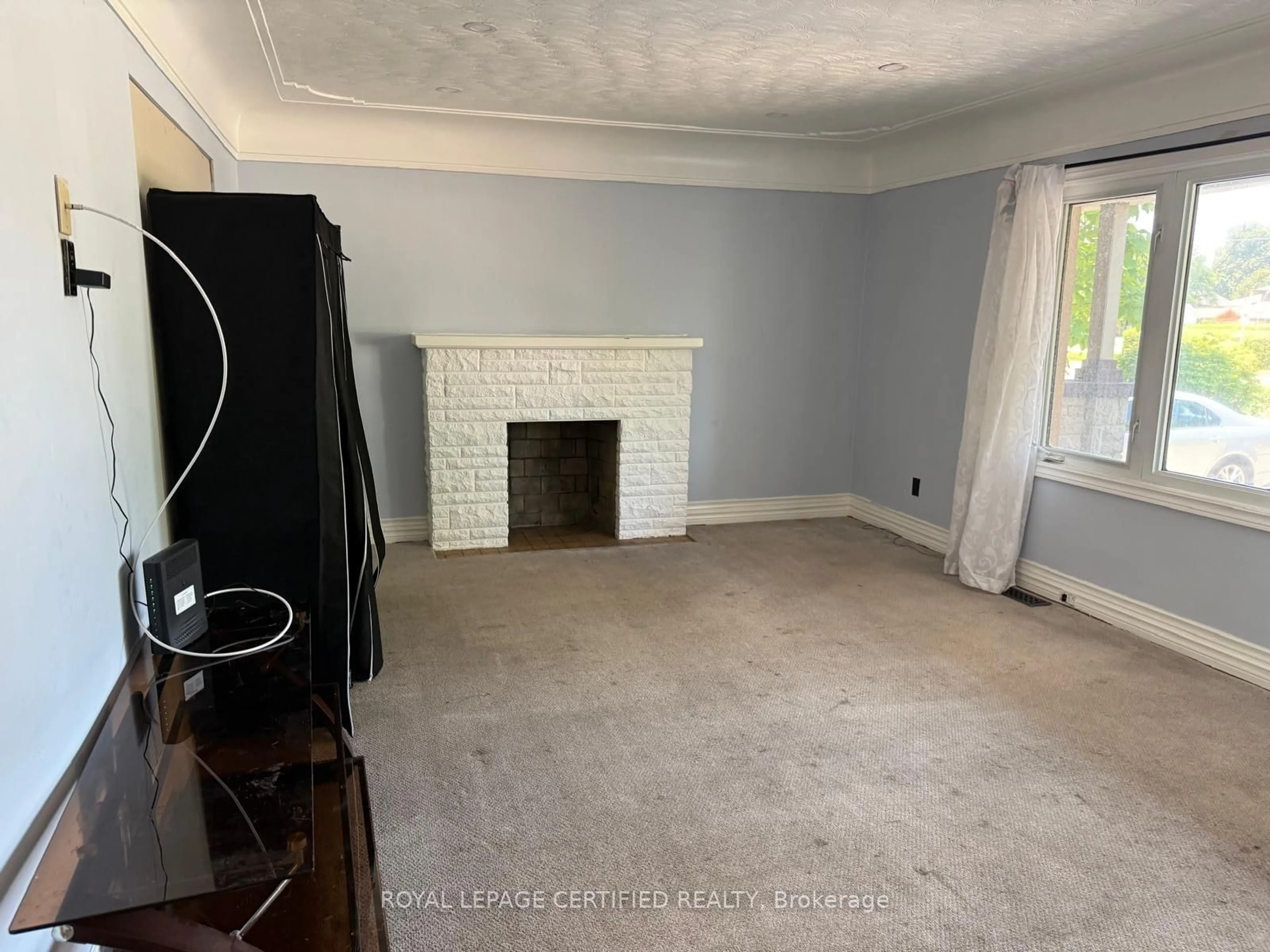 A pic of a room for 110 Gray Rd, Hamilton Ontario L8G 3V1