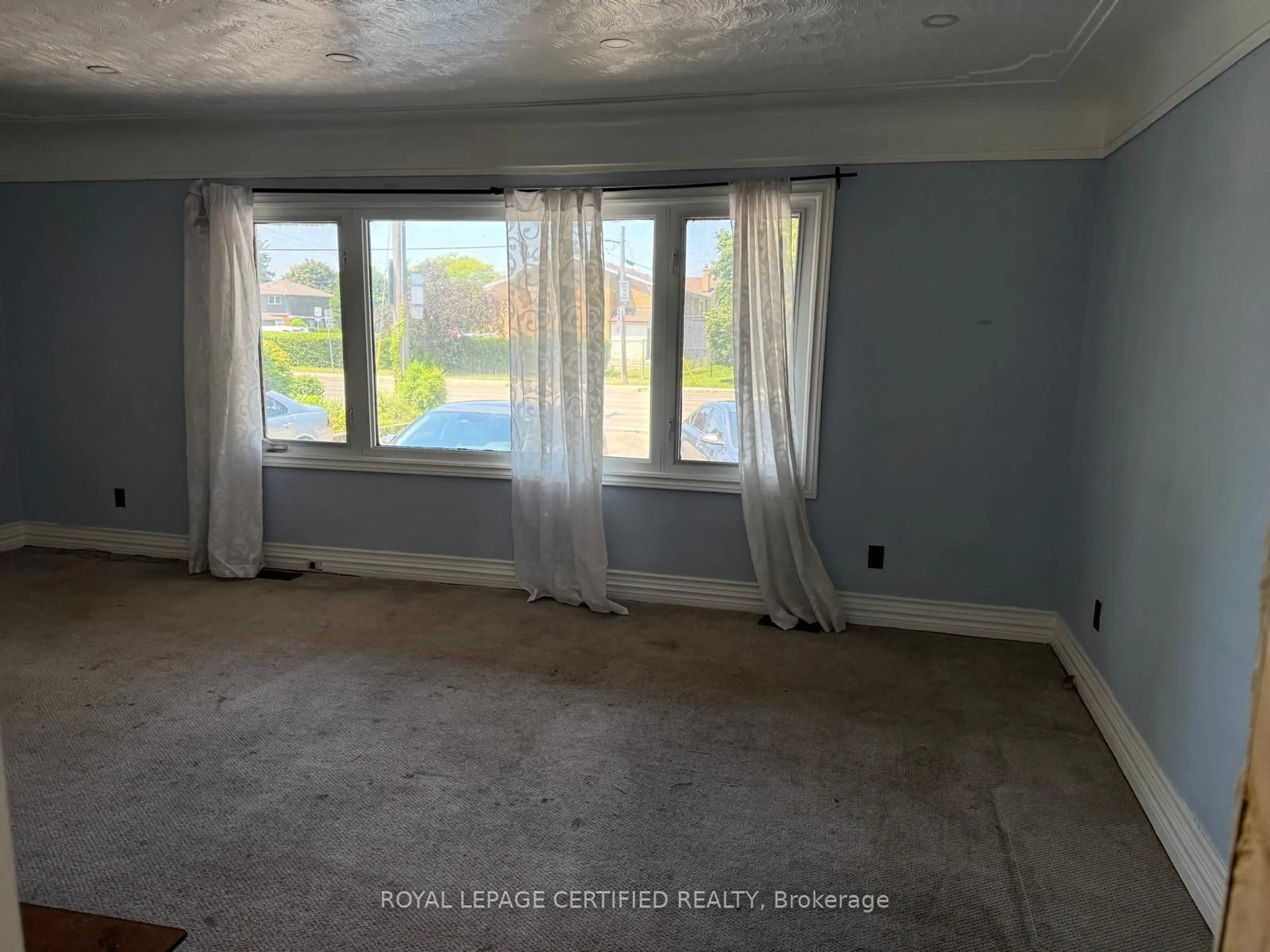 A pic of a room for 110 Gray Rd, Hamilton Ontario L8G 3V1