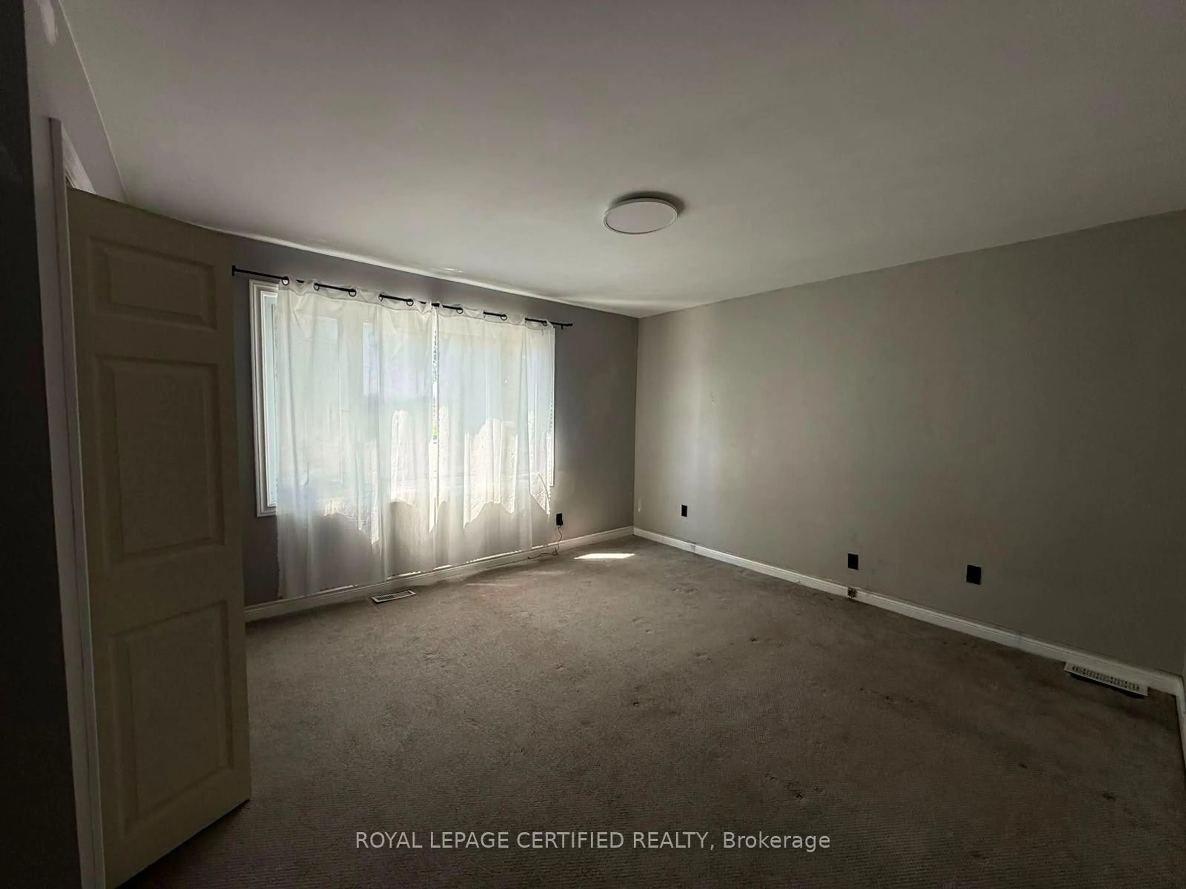 A pic of a room for 110 Gray Rd, Hamilton Ontario L8G 3V1