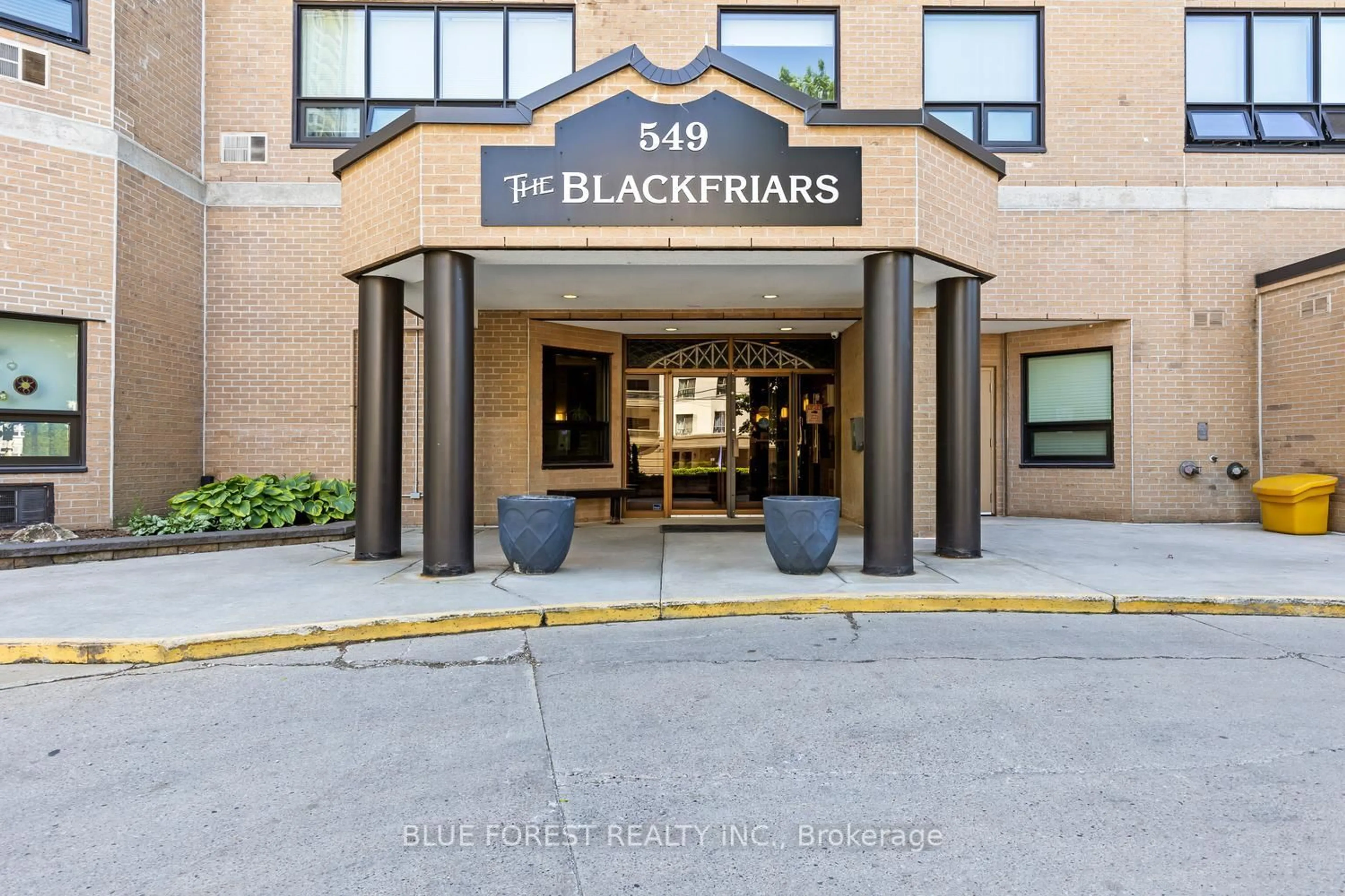 Lobby for 549 Ridout St #702, London East Ontario N6A 5N5