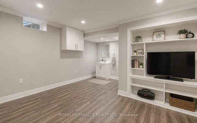 142 Cornerbrook Cres, Waterloo 3