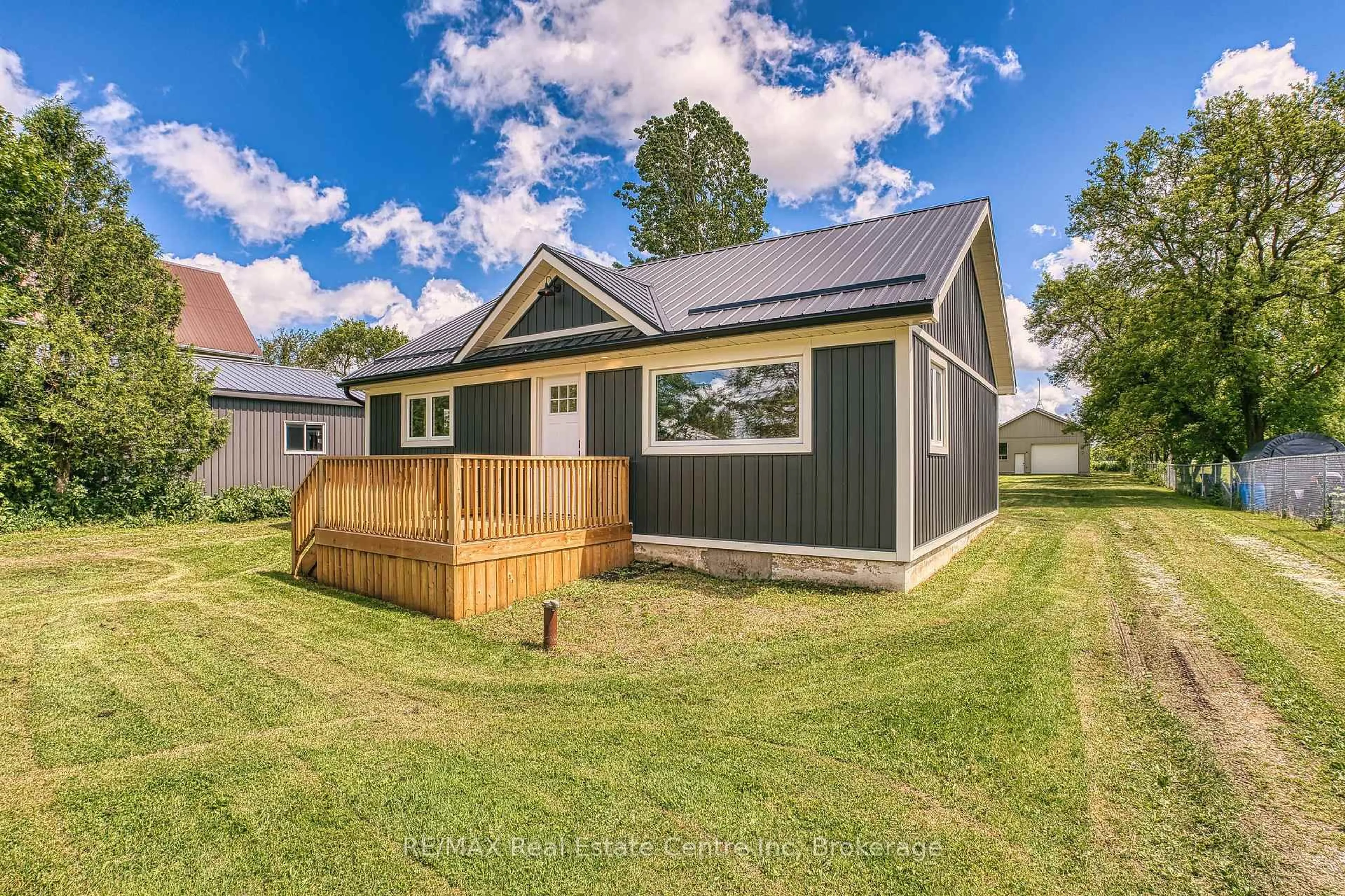 Shed for 85088 Grey Road 14, Southgate Ontario N0G 1N0