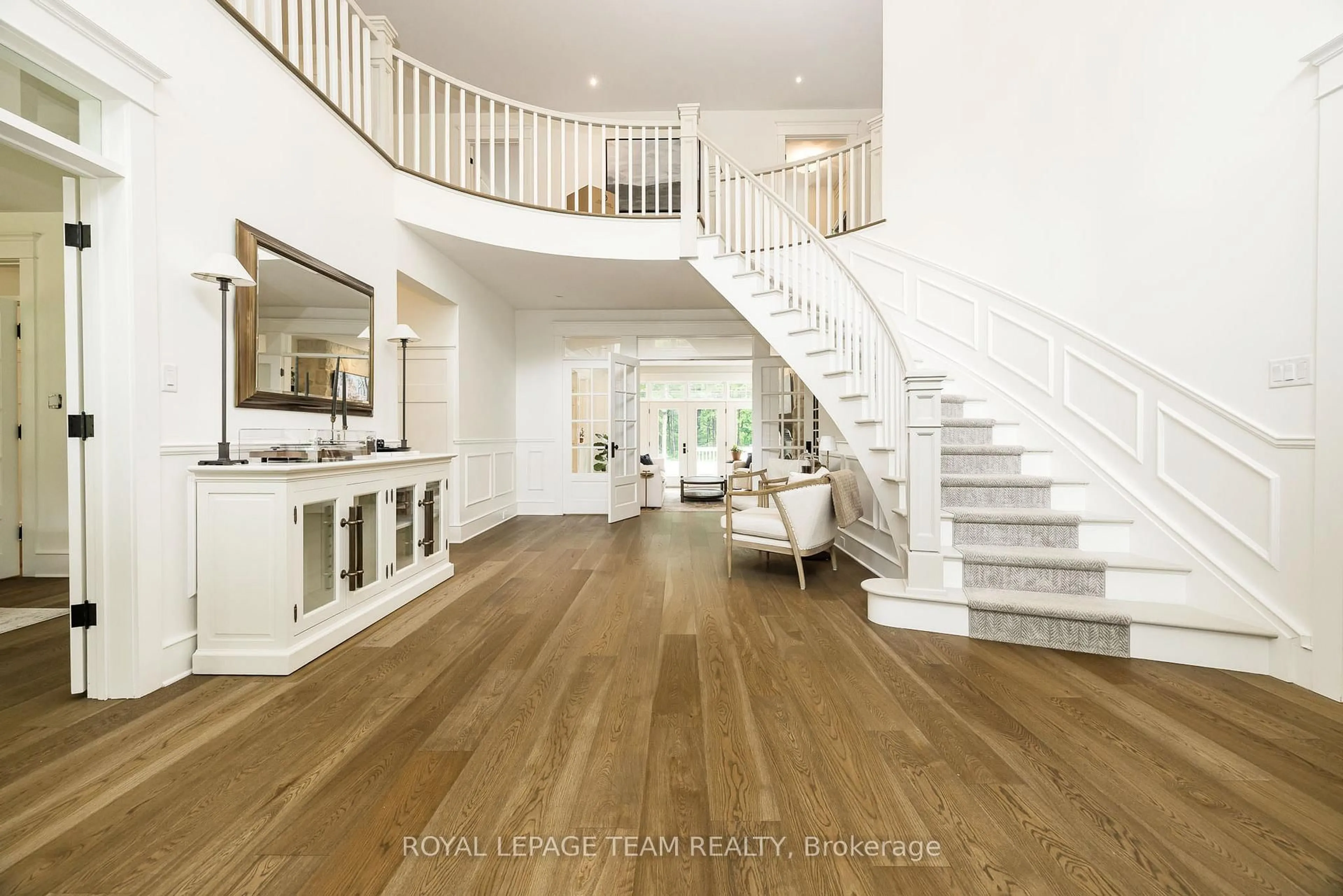 Indoor entryway for 36 MARCHBROOK Circ, Ottawa Ontario K2W 1A1