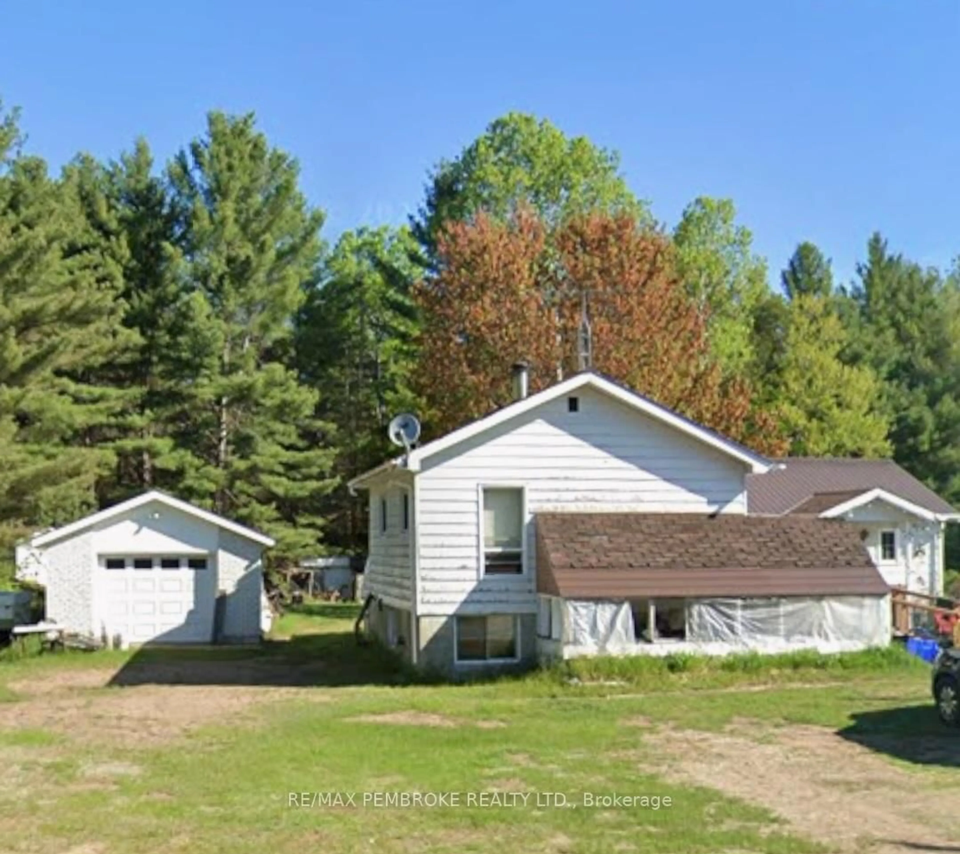 A pic from outside/outdoor area/front of a property/back of a property/a pic from drone, unknown for 14 Bear Trail Rd, Killaloe Ontario K0J 2A0