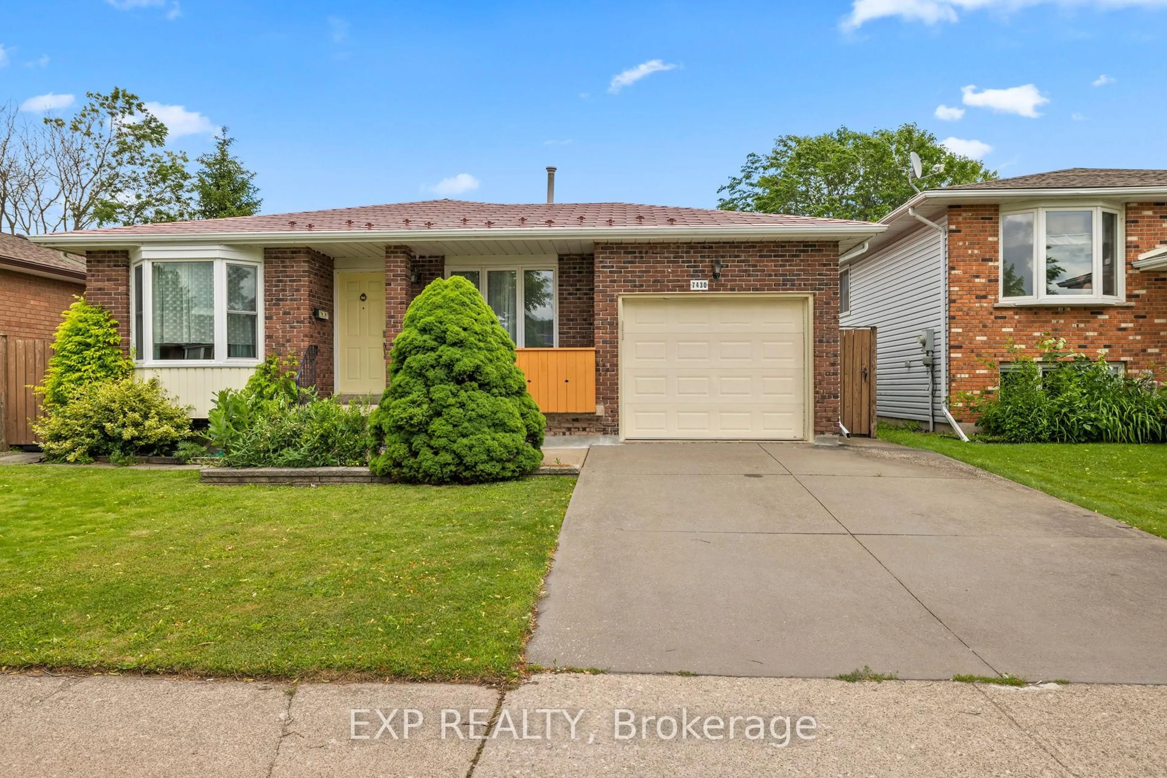 Home with brick exterior material, street for 7430 Alex Ave, Niagara Falls Ontario L2G 7V1