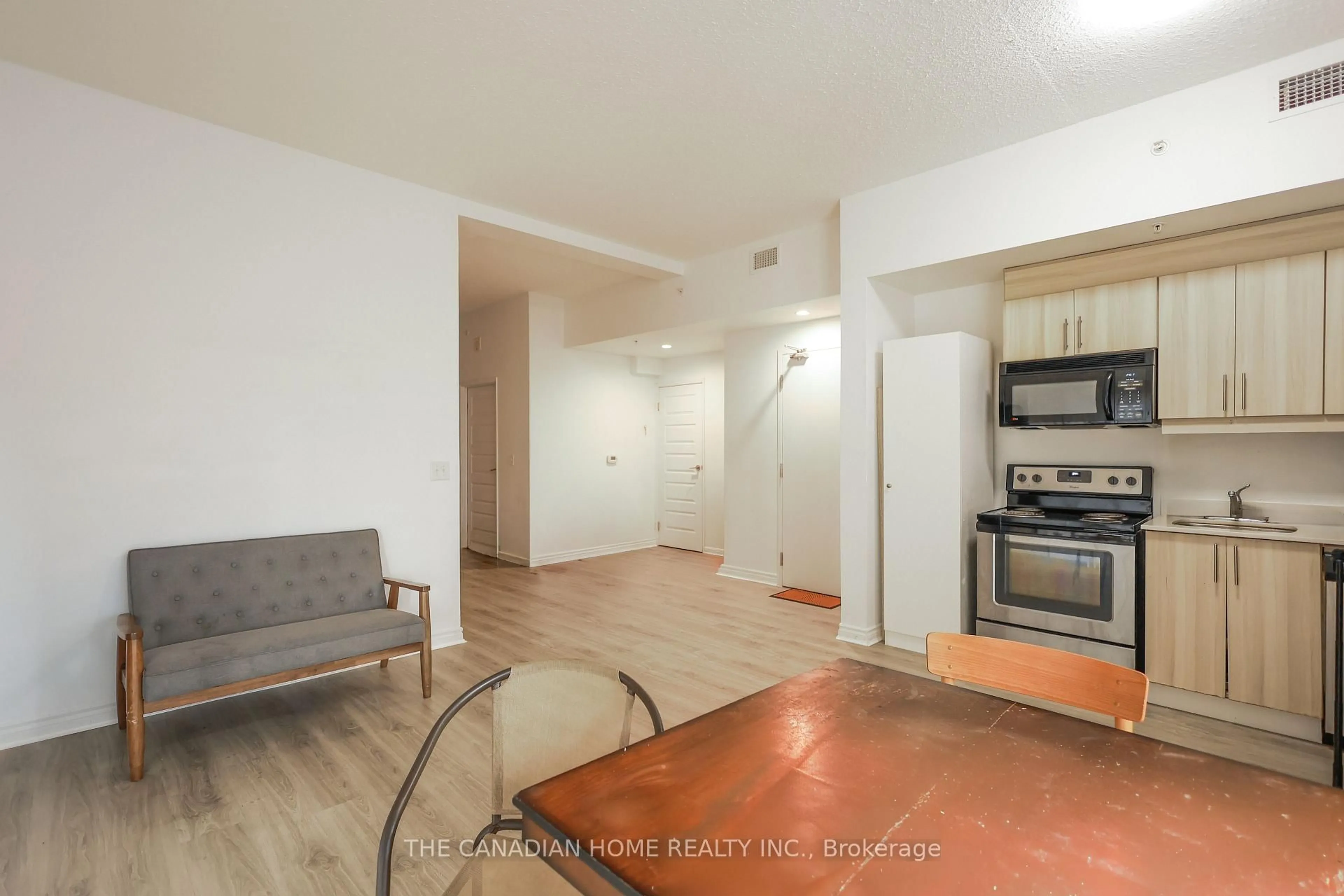 A pic of a room for 158 King St #304, Waterloo Ontario N2J 0E5