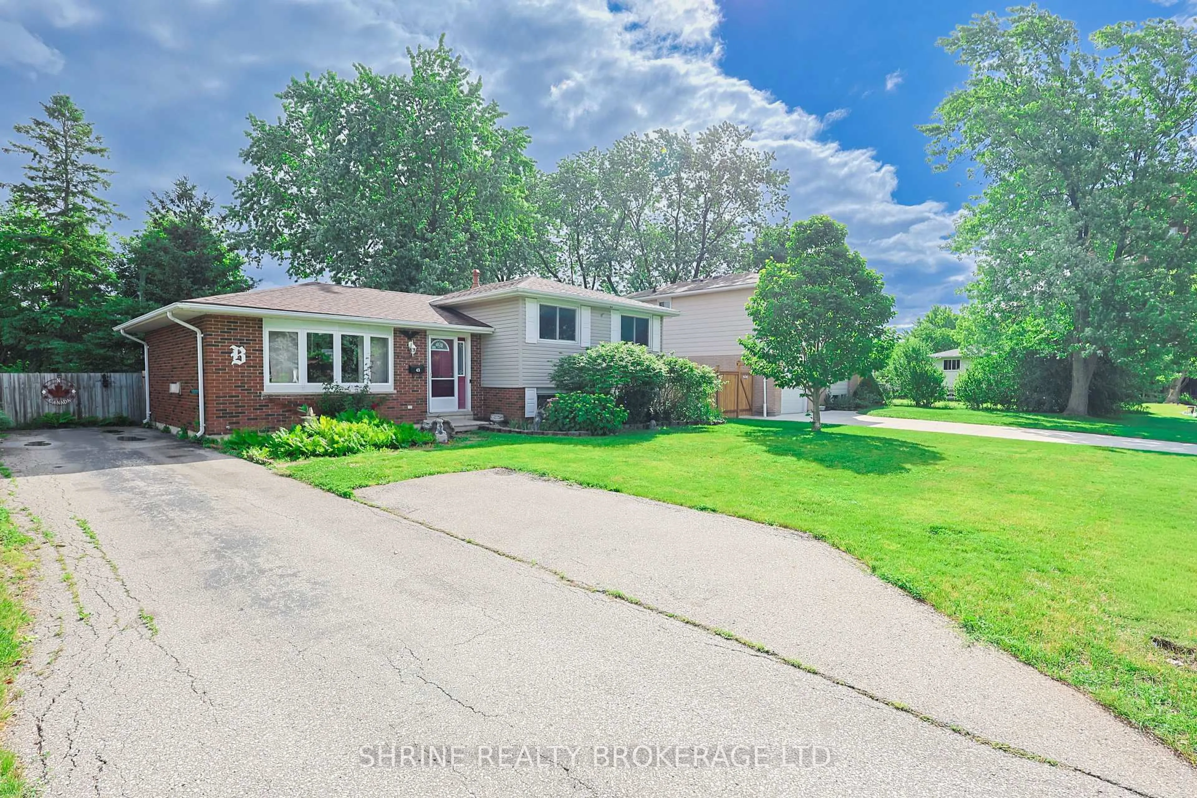 Unknown for 43 Stirling Cres, St. Thomas Ontario N5P 3R4