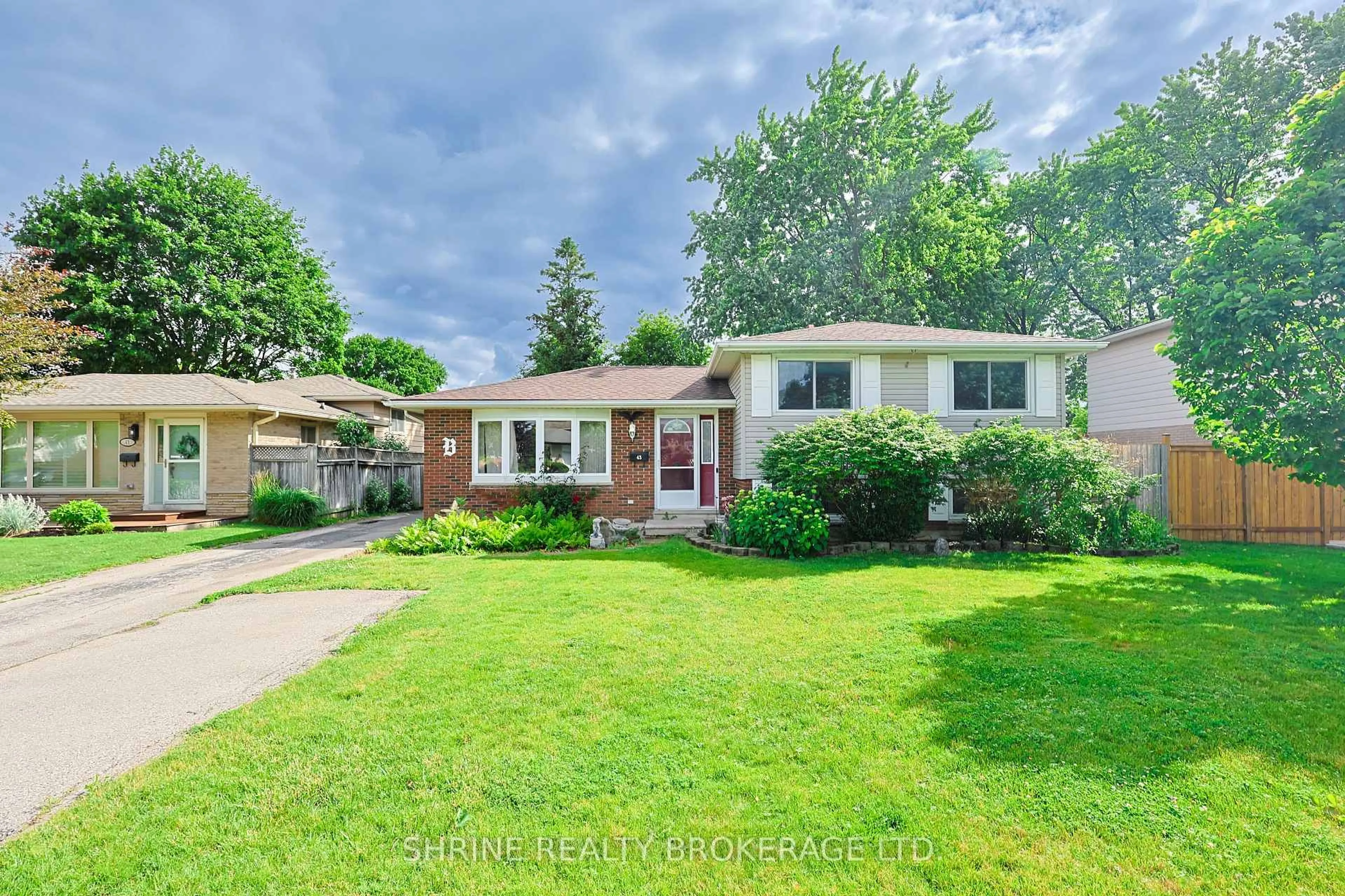 Unknown for 43 Stirling Cres, St. Thomas Ontario N5P 3R4