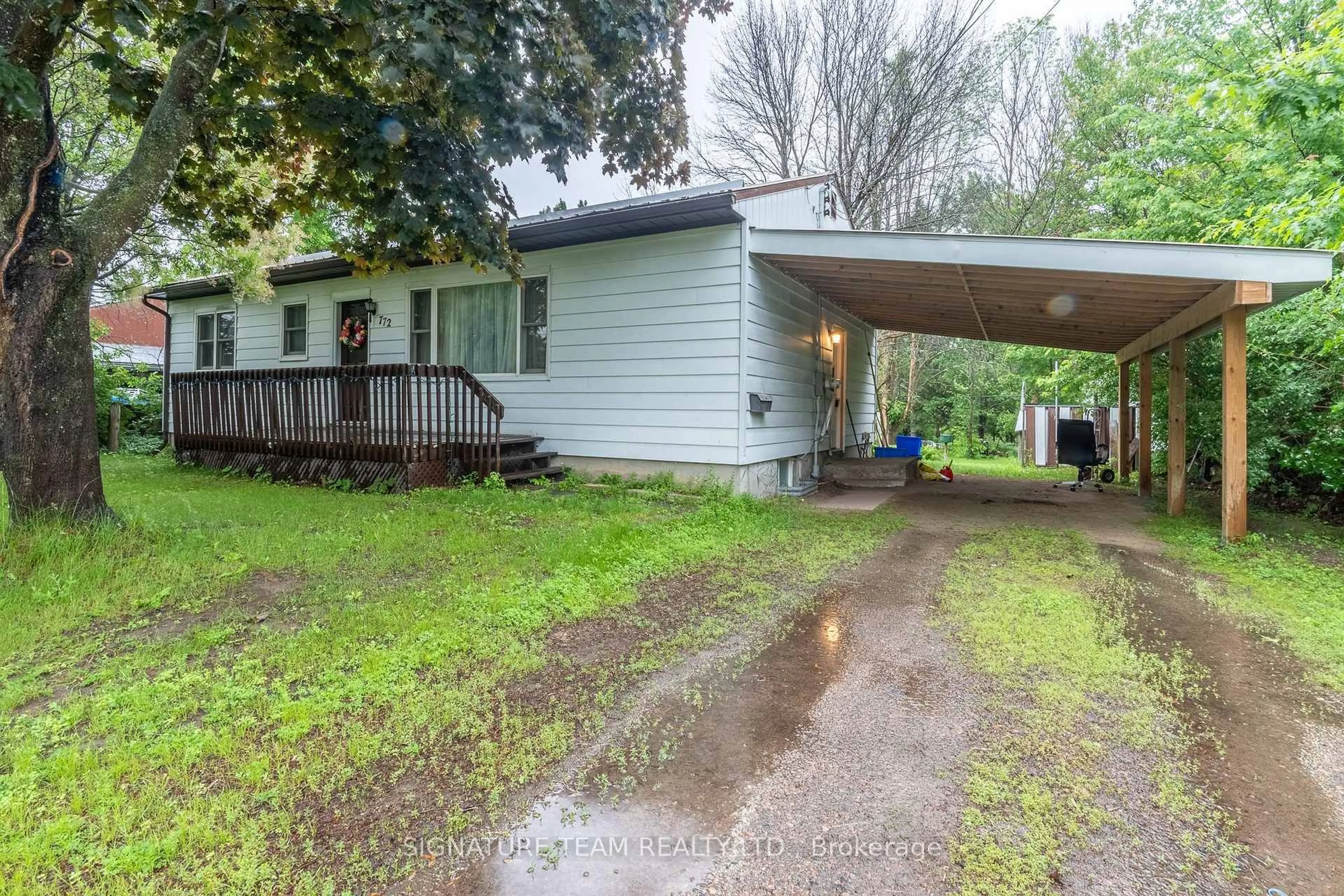 A pic from outside/outdoor area/front of a property/back of a property/a pic from drone, street for 772 McGuire St, Petawawa Ontario K8A 7C5